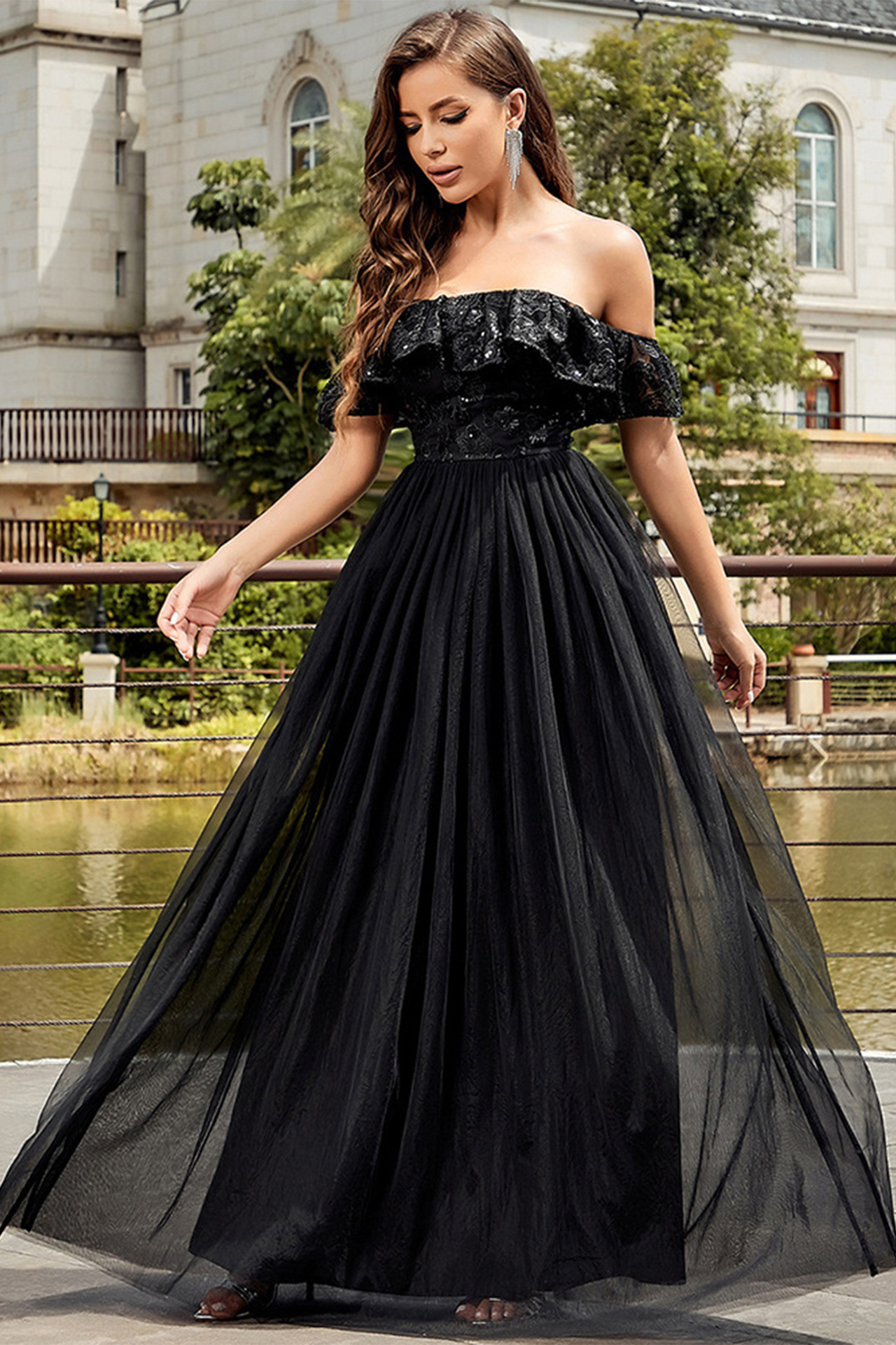 Yasmin Maxi Dress In Black