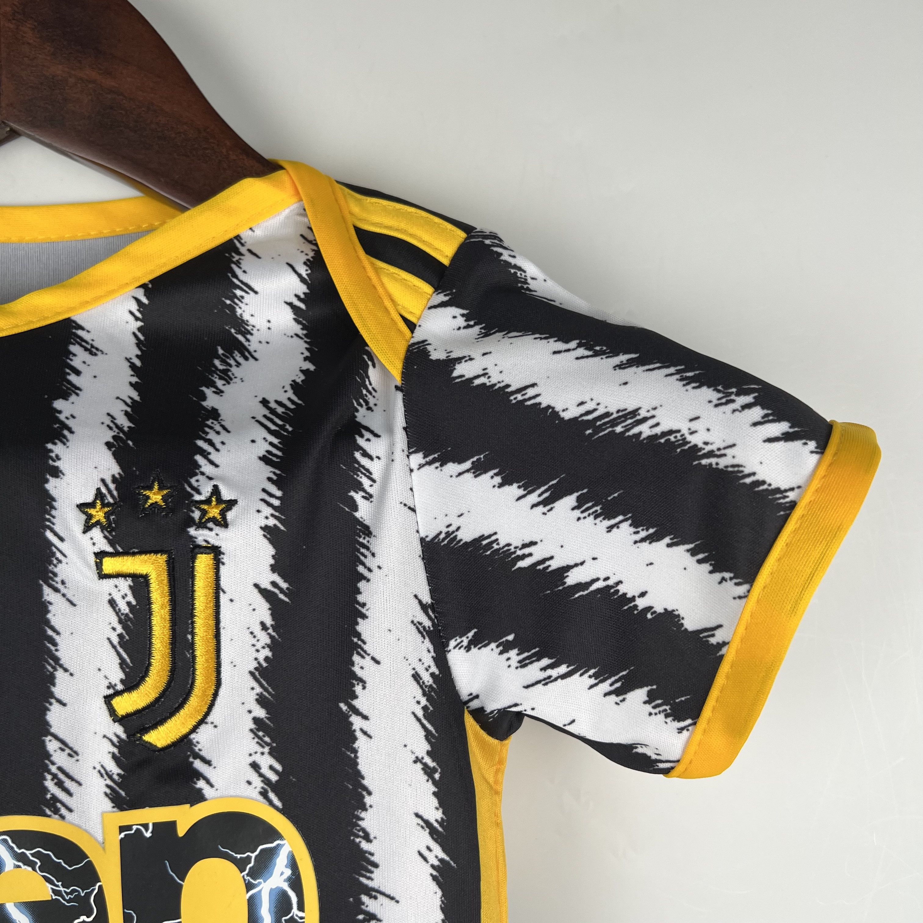 Juventus 23-24 Home Stadium Baby Crawling Suit