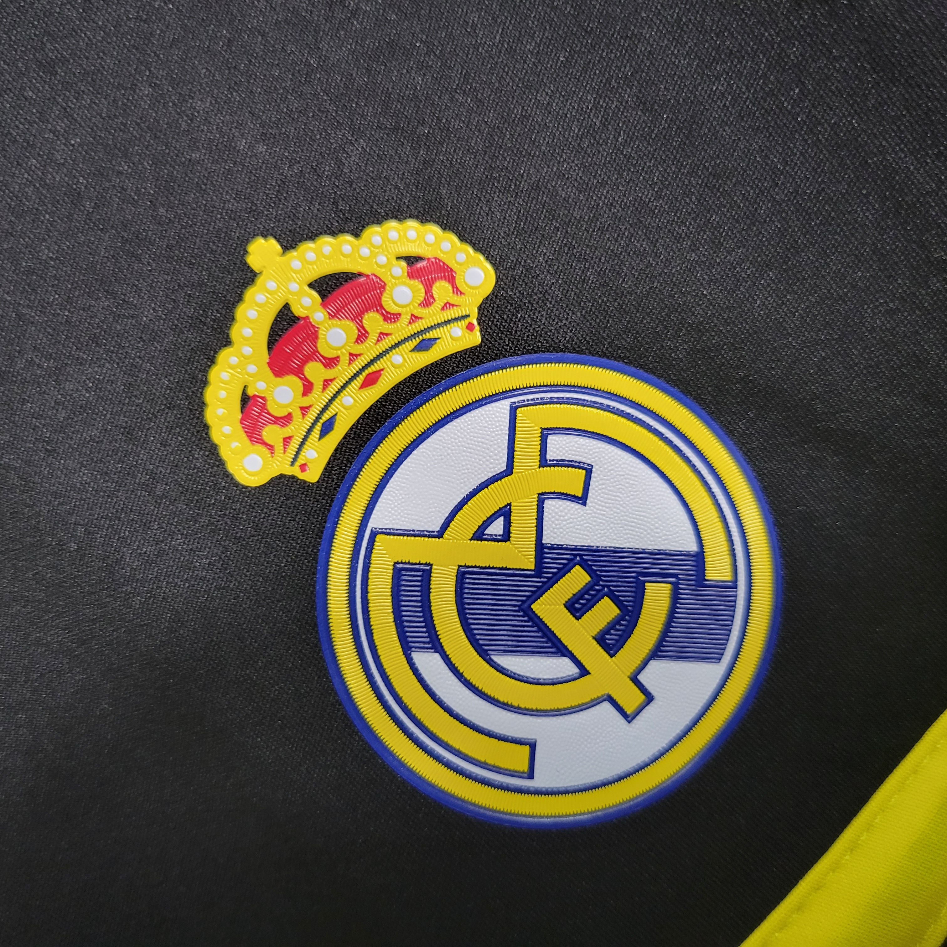 Retro Real Madrid 11-12 Black Goalkeeper Jersey