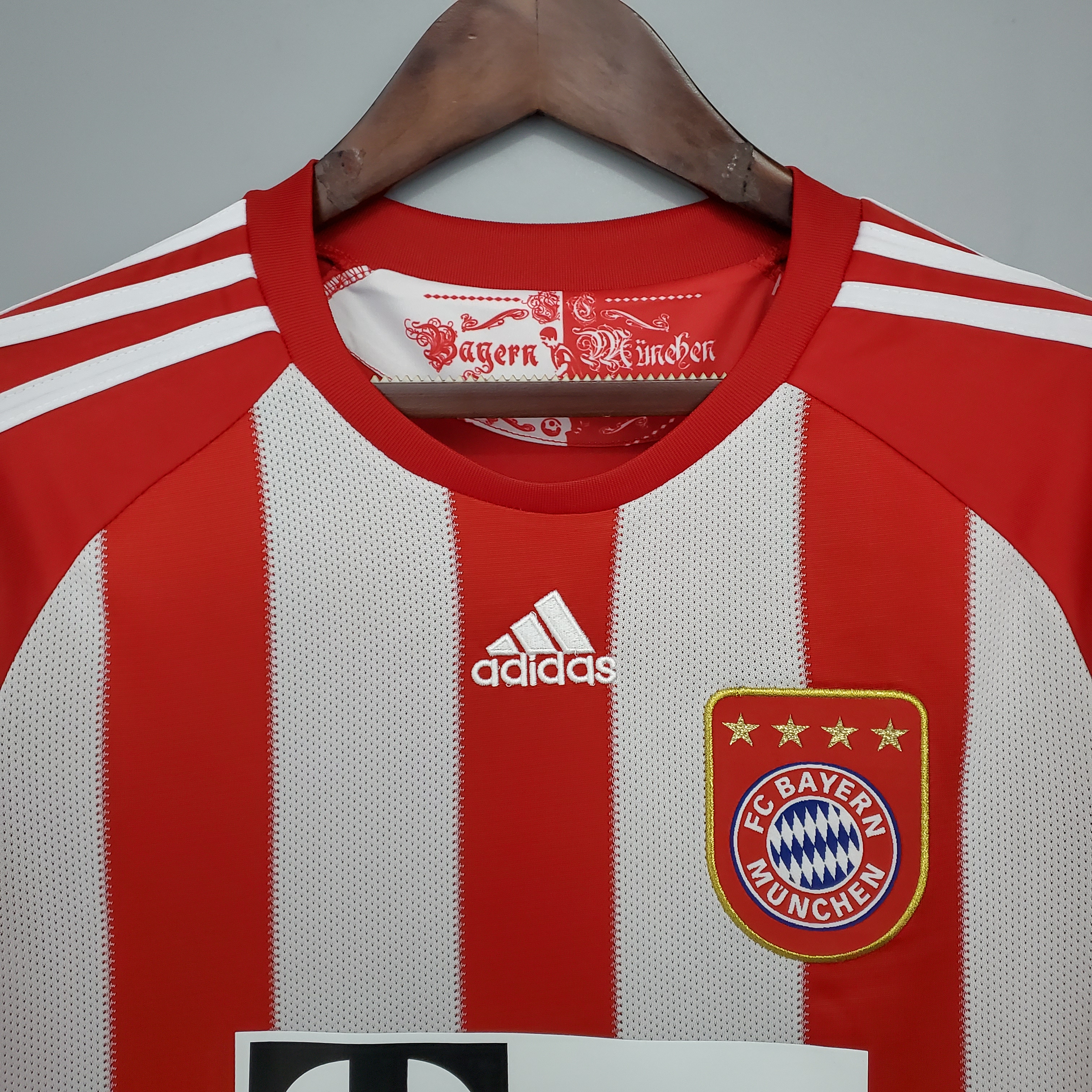 Retro Bayern Munich 10-11 Home Stadium Jersey