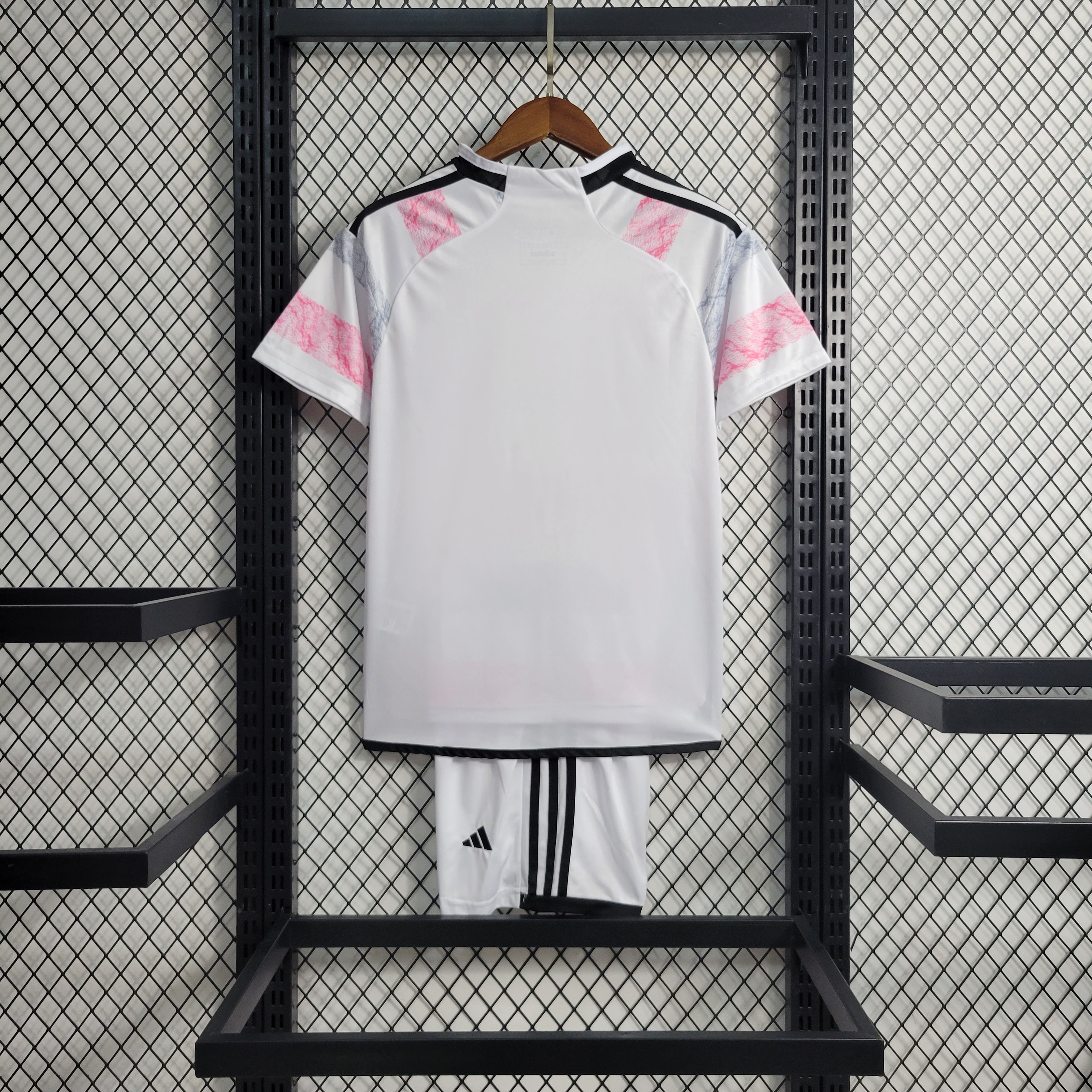 Juventus 23-24 Away Kids Kit