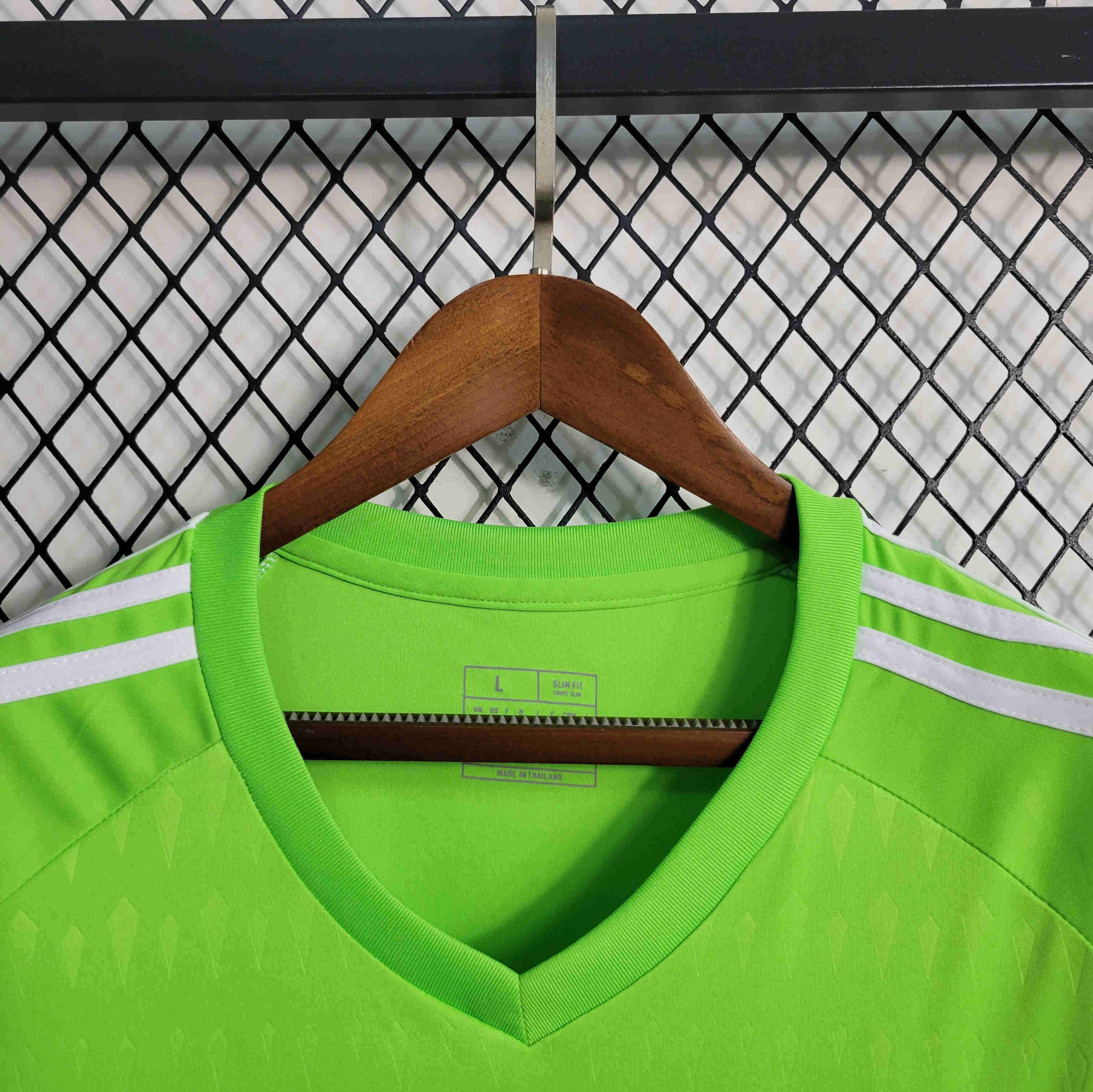 Real Madrid 23/24 Goalkeeper Green Jersey - Fans Version