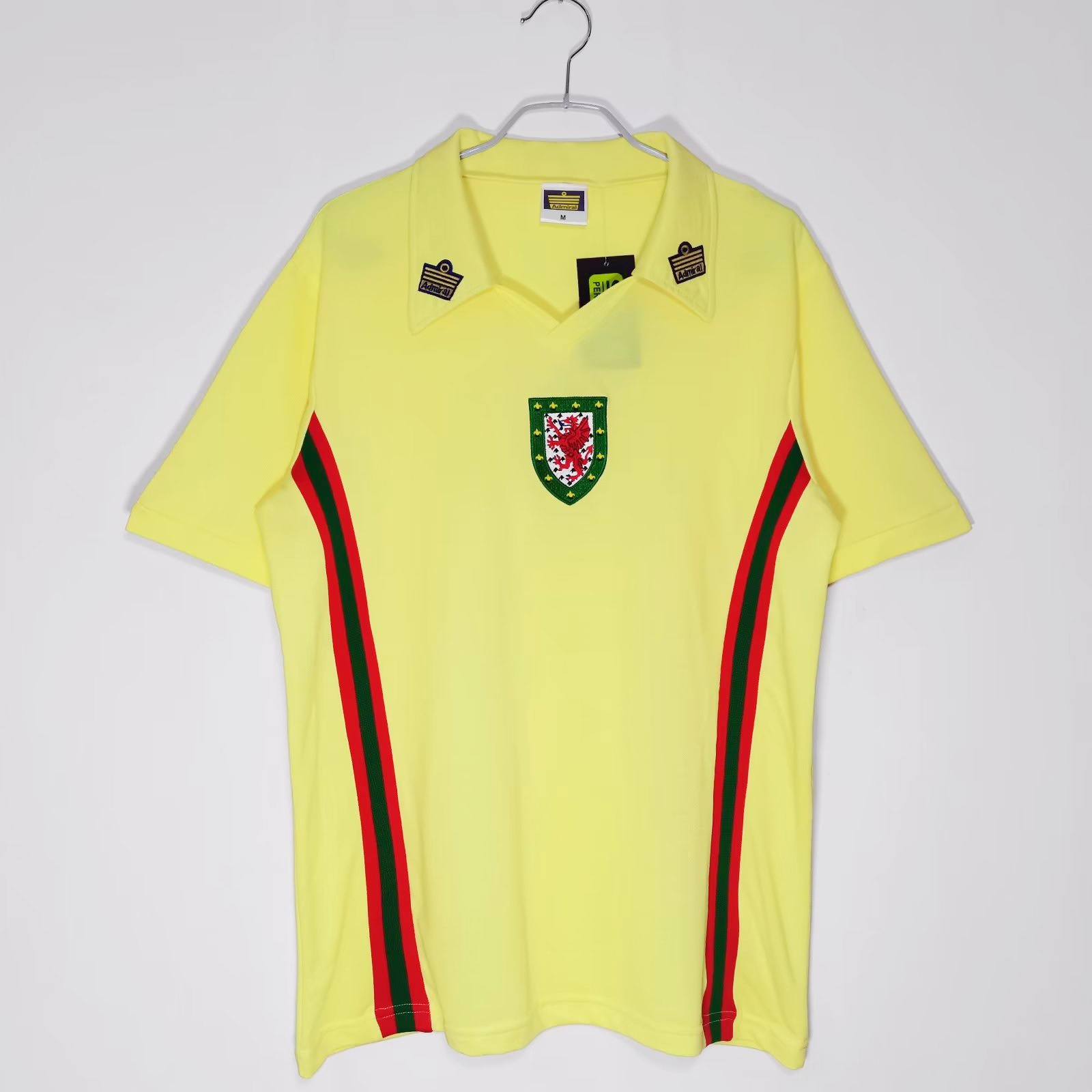 Retro Wales 1976 Away Stadium Jersey