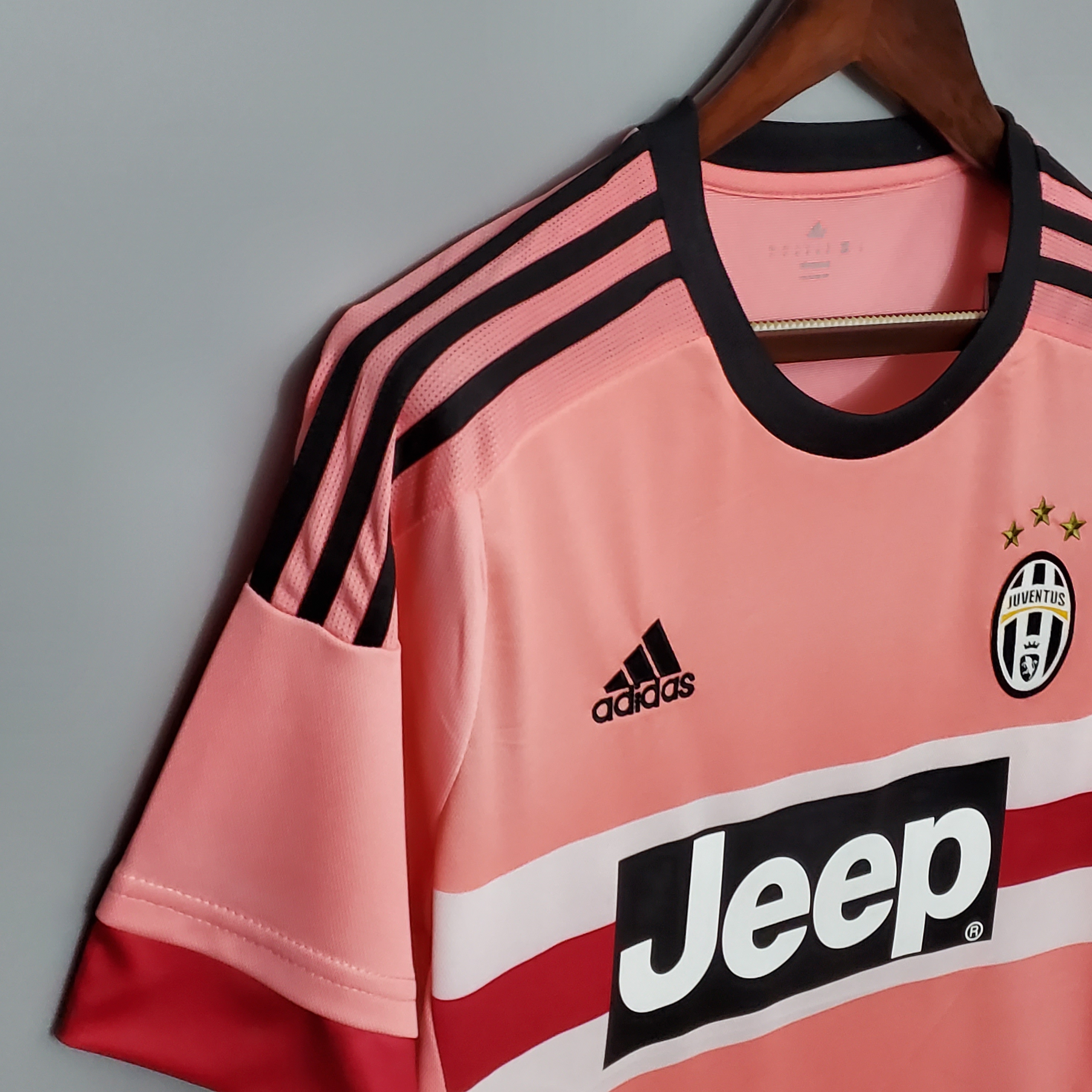Retro Juventus 2015-16 Away Stadium Jersey