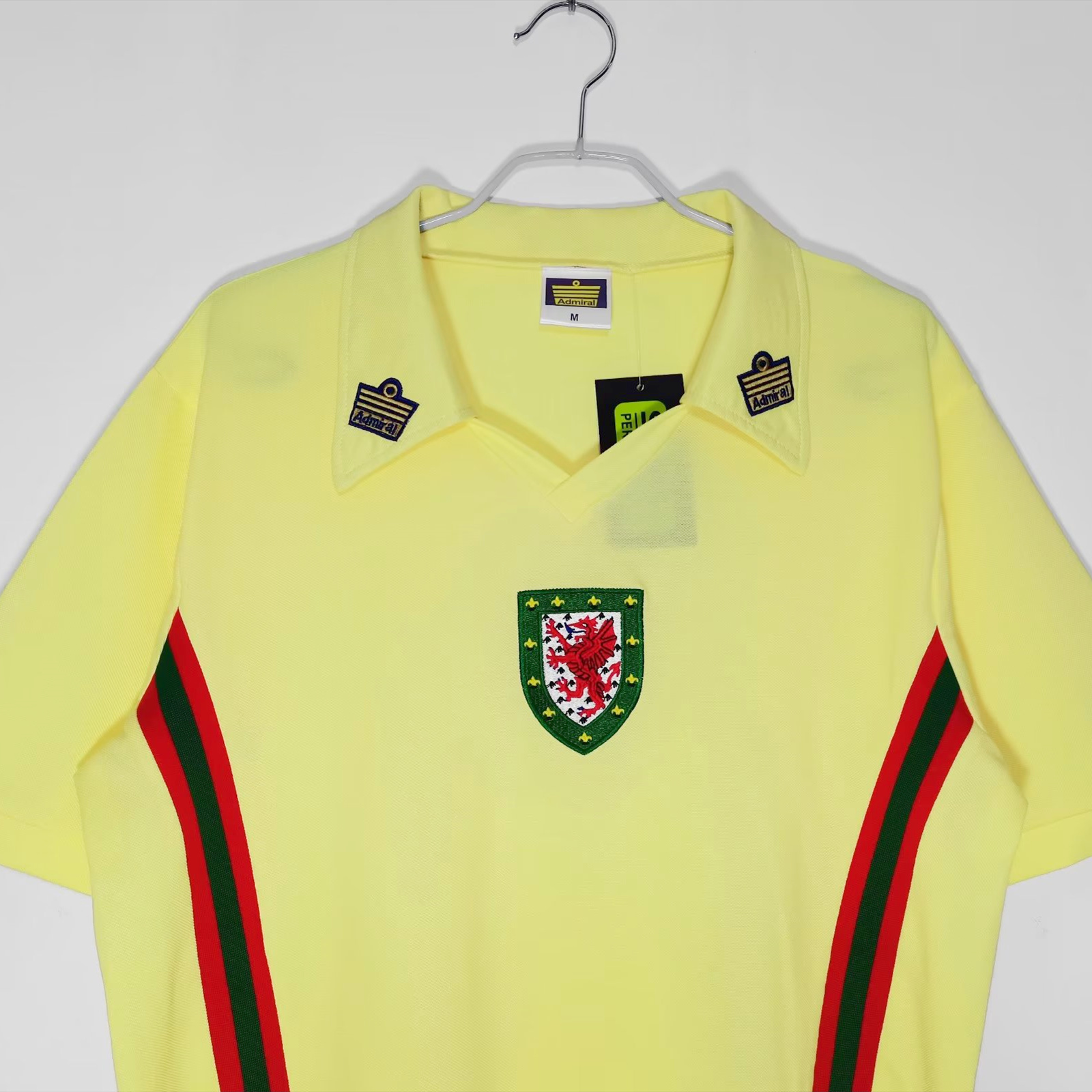 Retro Wales 1976 Away Stadium Jersey
