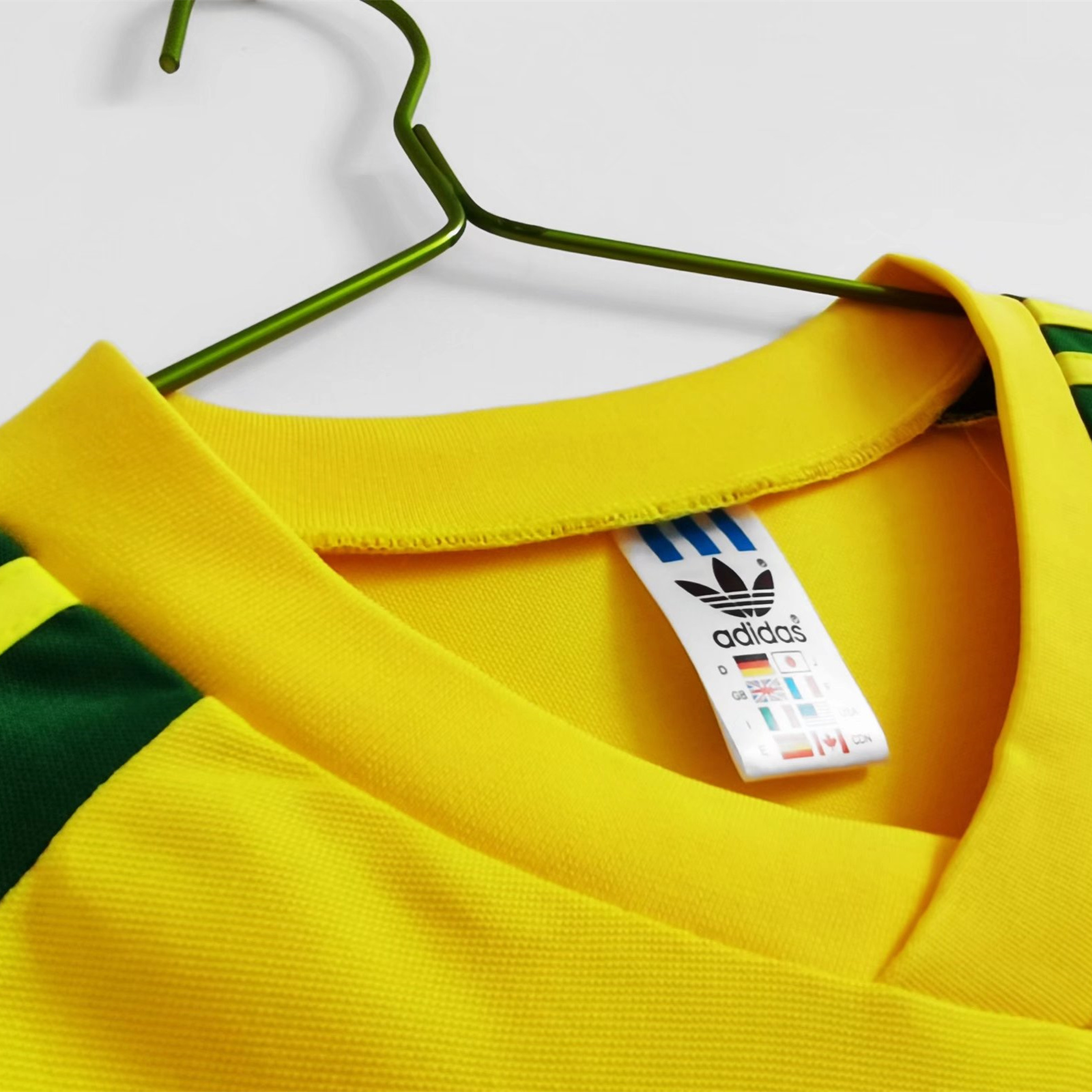 Retro Wales 1982 Away Stadium Jersey