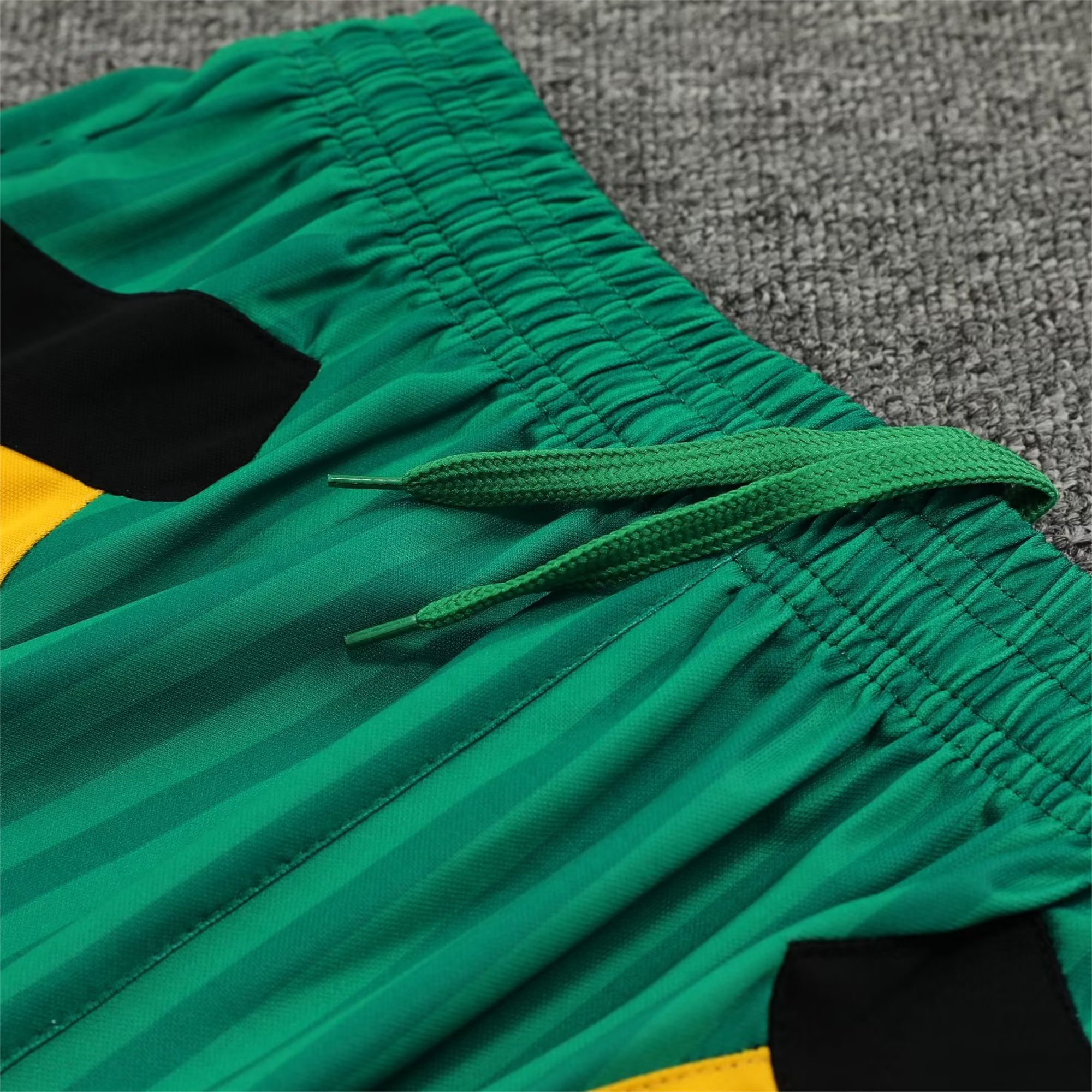 Bayern Munich 23-24 Short-Sleeve Training Set - Yellow