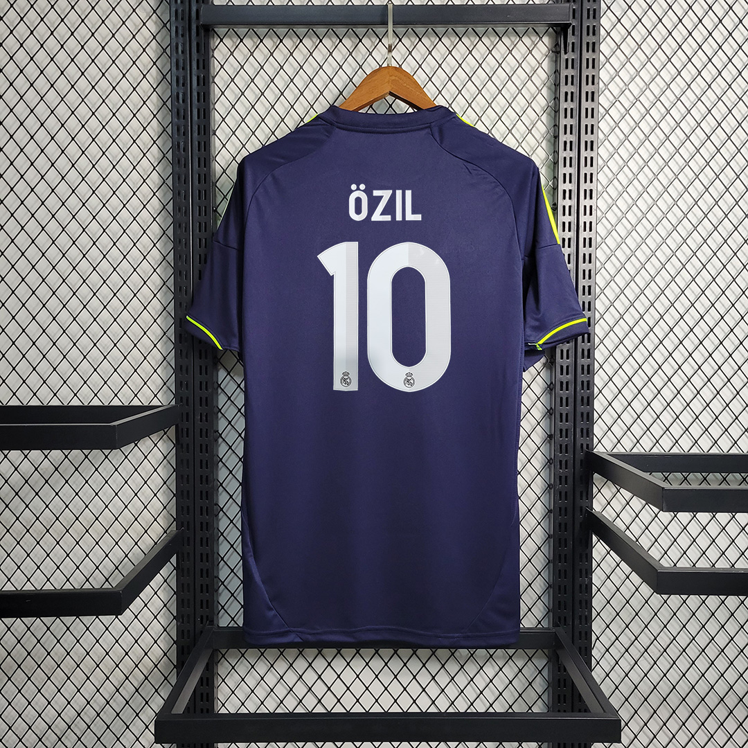 Real Madrid Retro 12-13 Away Jersey