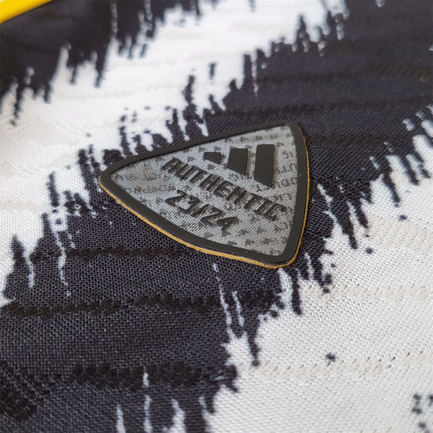 23/24 Juventus Home Jersey - Player Version