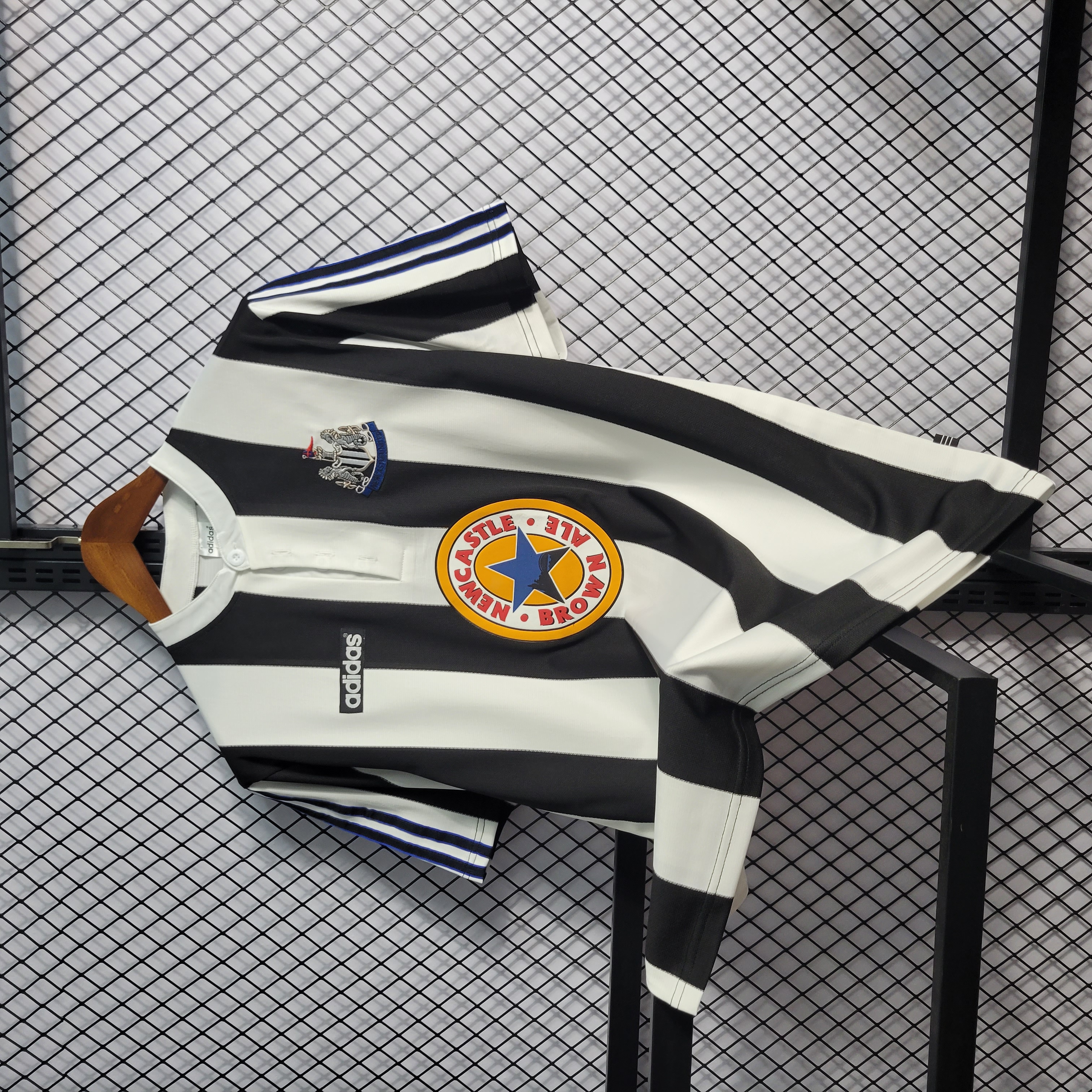 Retro Newcastle United 1997-99 Home Stadium Jersey