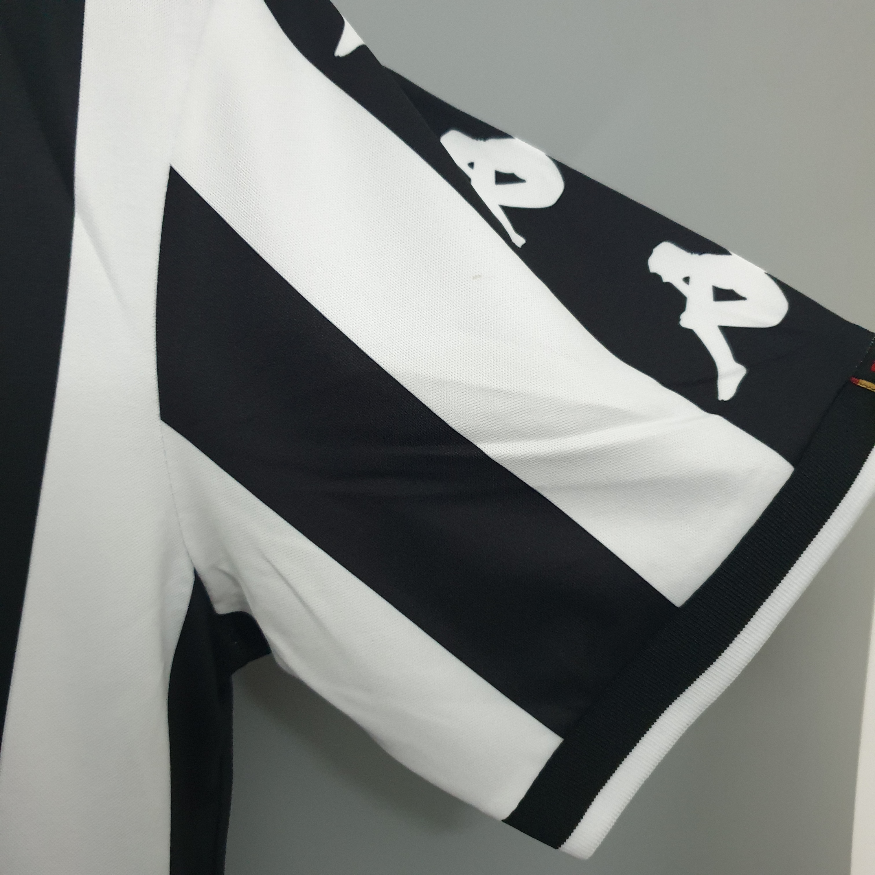 Retro Juventus 1999-00 Home Stadium Jersey