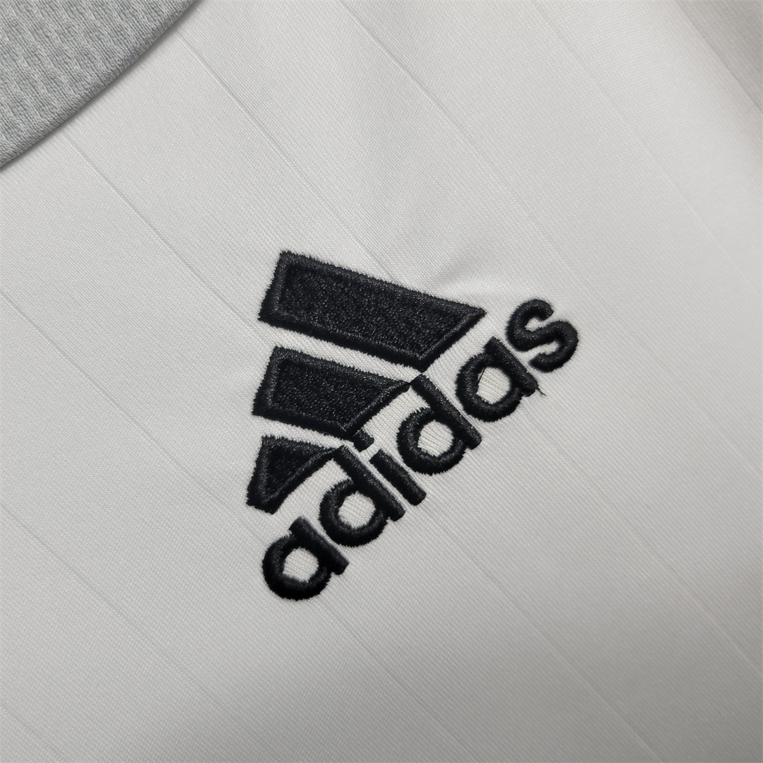 Real Madrid Retro 06-07 Home Stadium Jersey