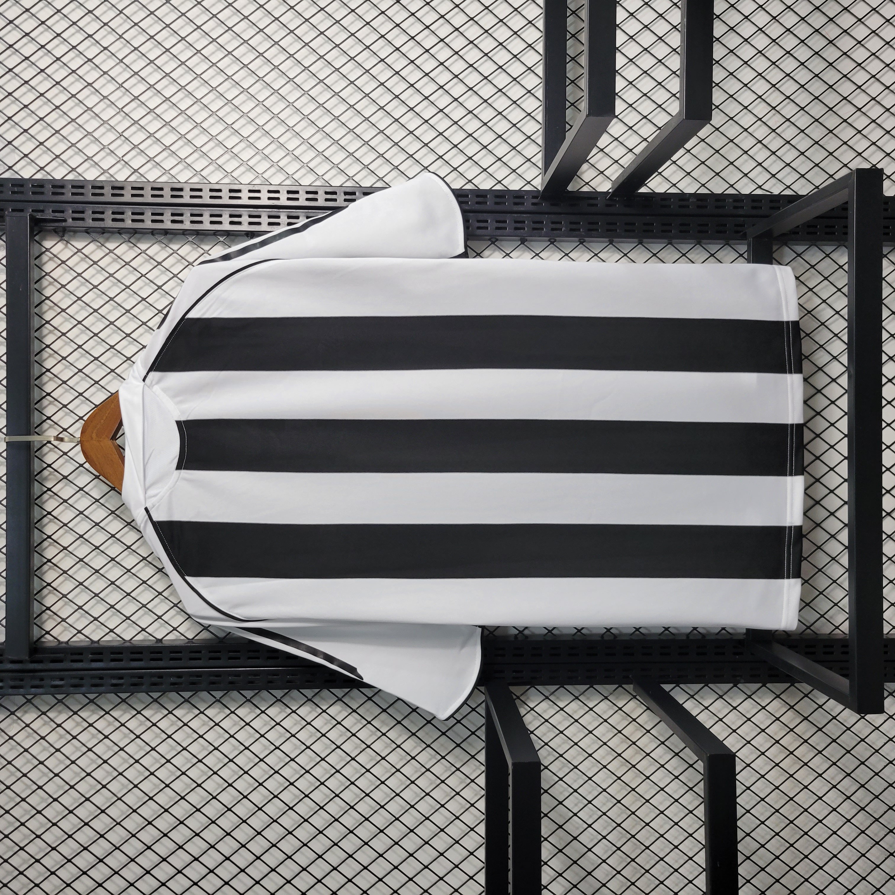 Retro Newcastle United 04-06 Home Stadium Jersey