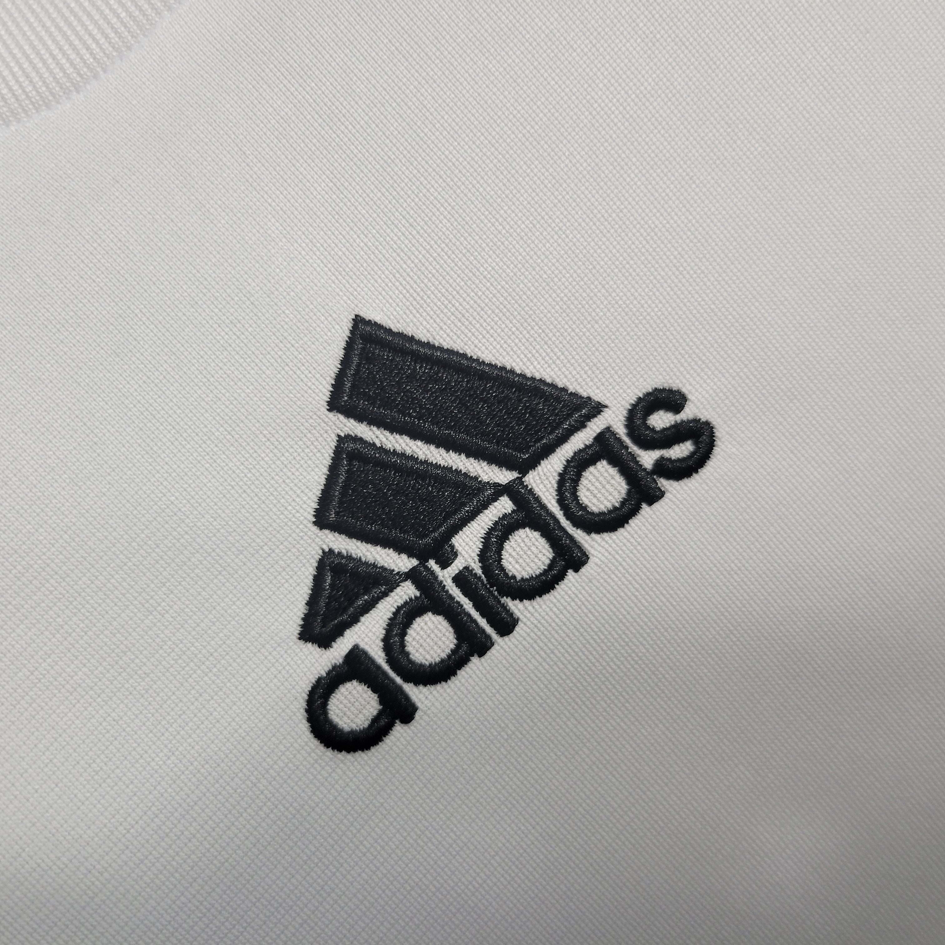 Retro Real Madrid 09-10 Home Stadium Jersey