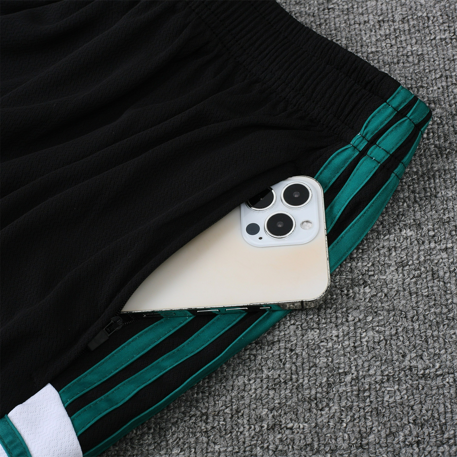 Real Madrid 23-24 Striped Training Vest Suit