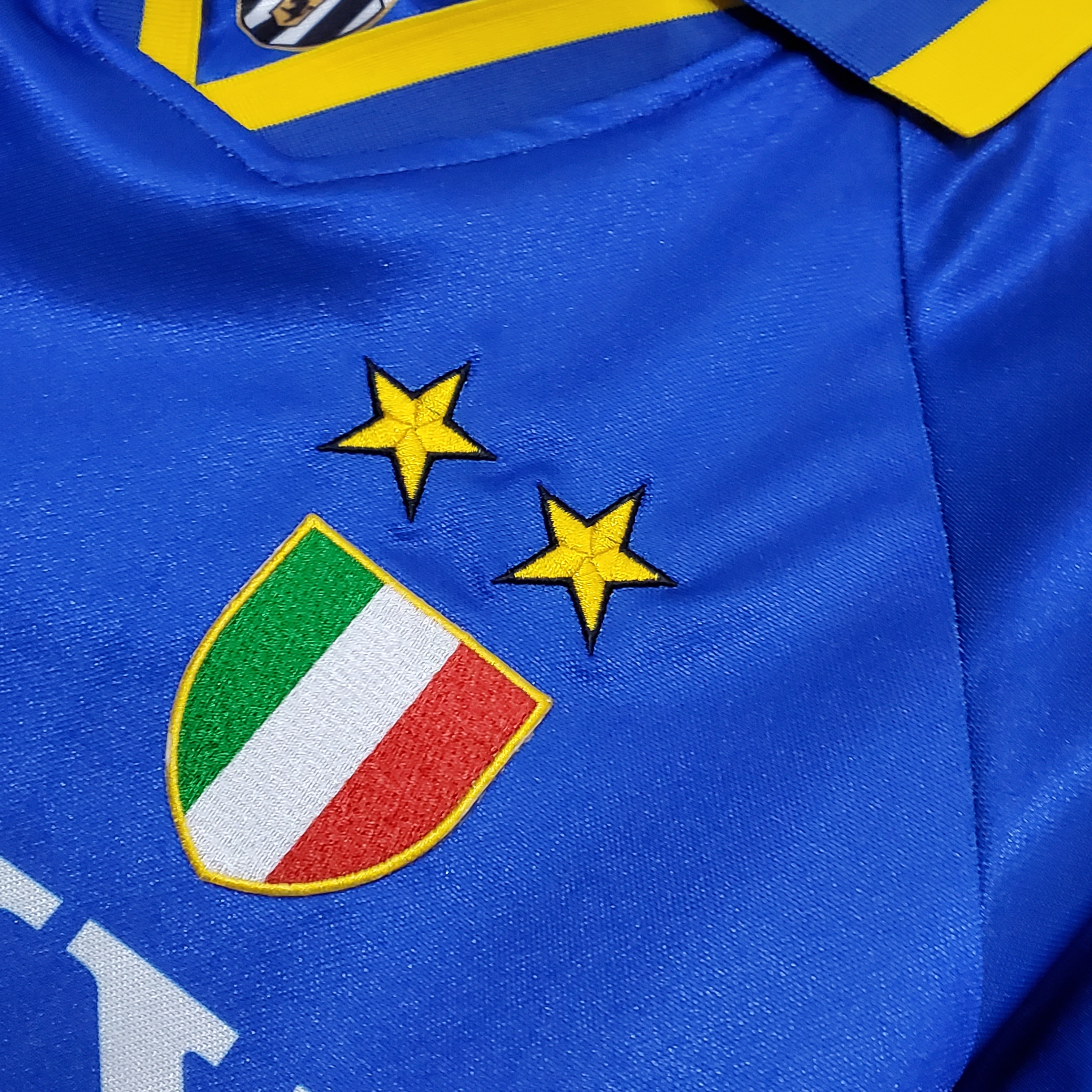 Retro Juventus 1995-96 Away Stadium Jersey