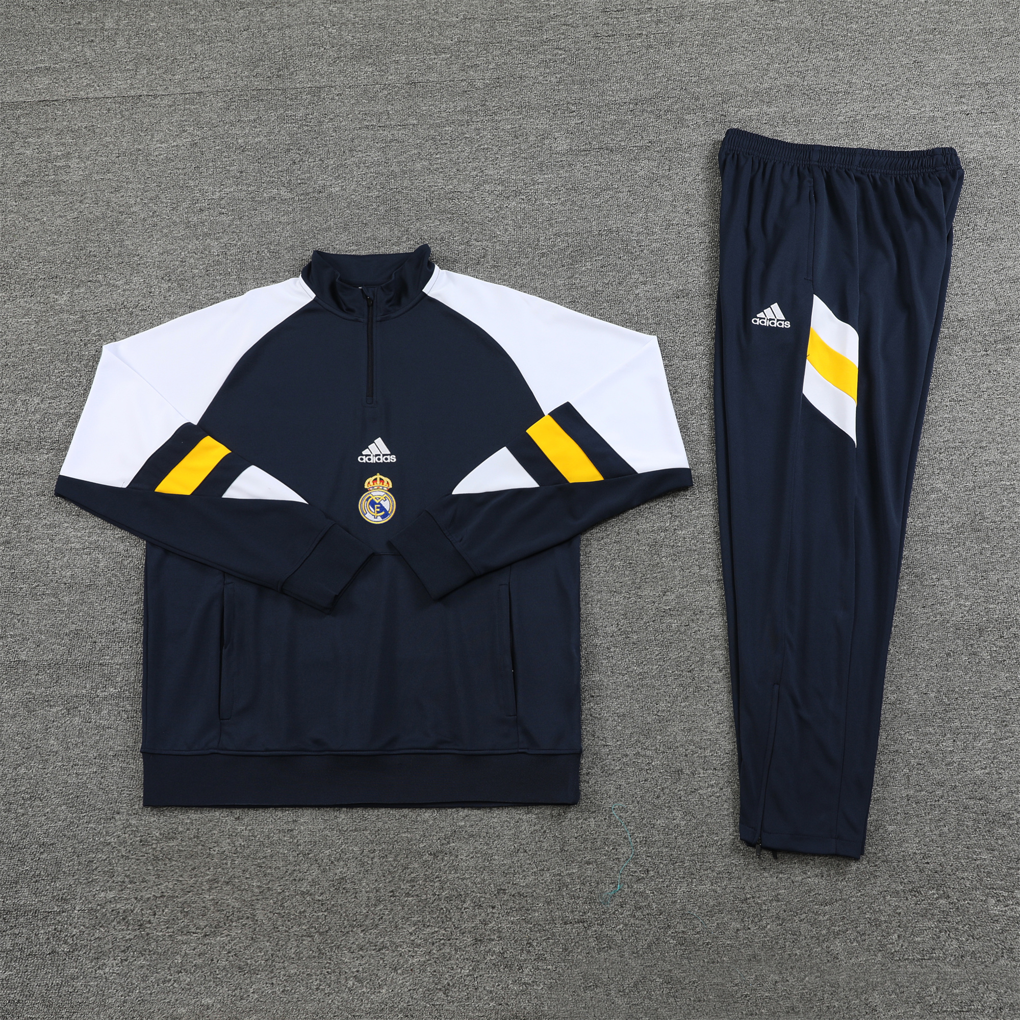 Real Madrid 23-24 Long Sleeve Training Set