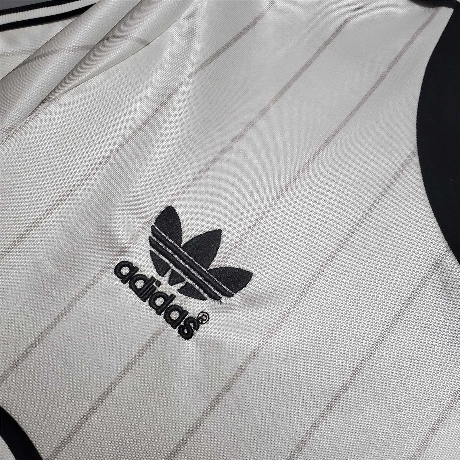 Manchester United Retro 82-83 Away Jersey