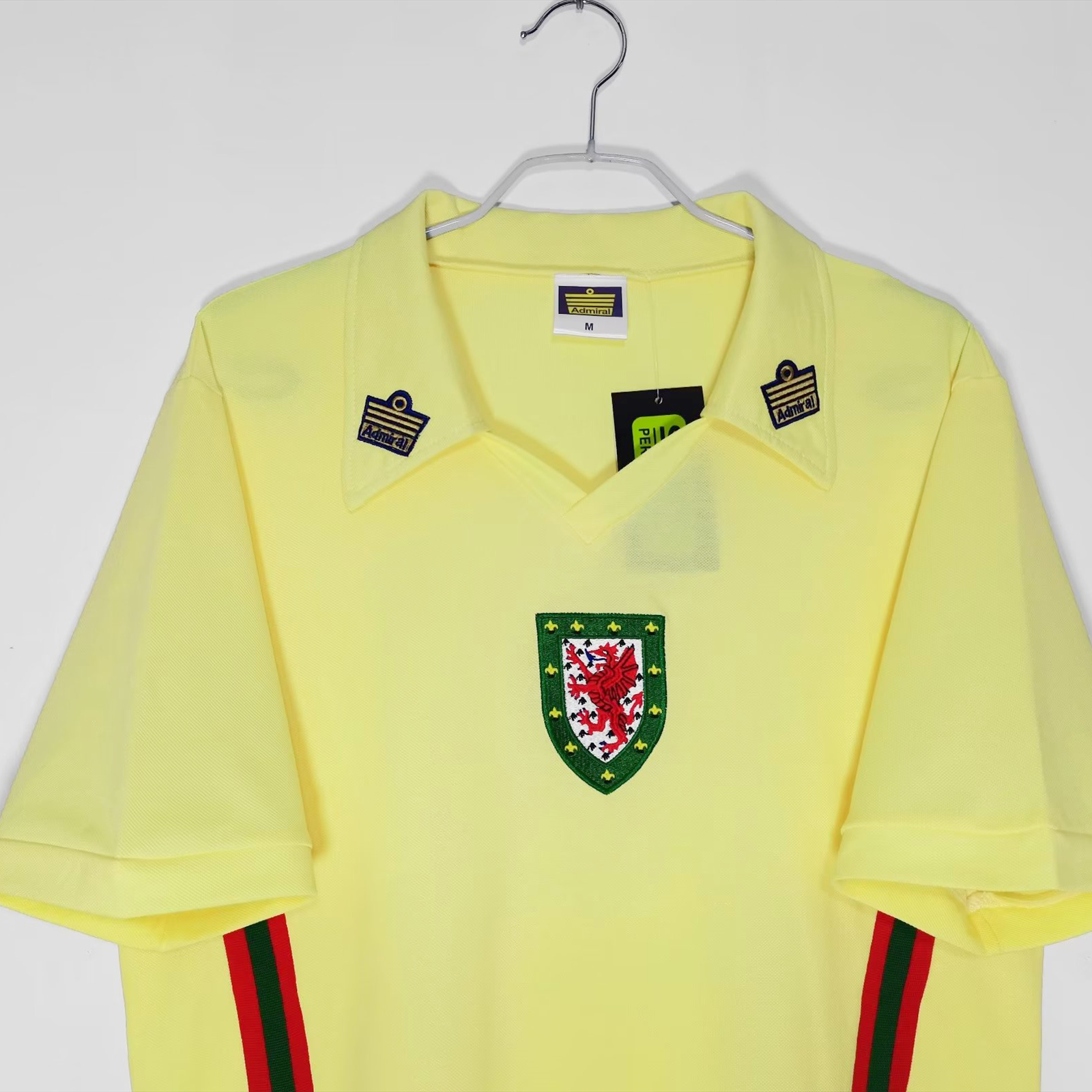 Retro Wales 1976 Away Stadium Jersey