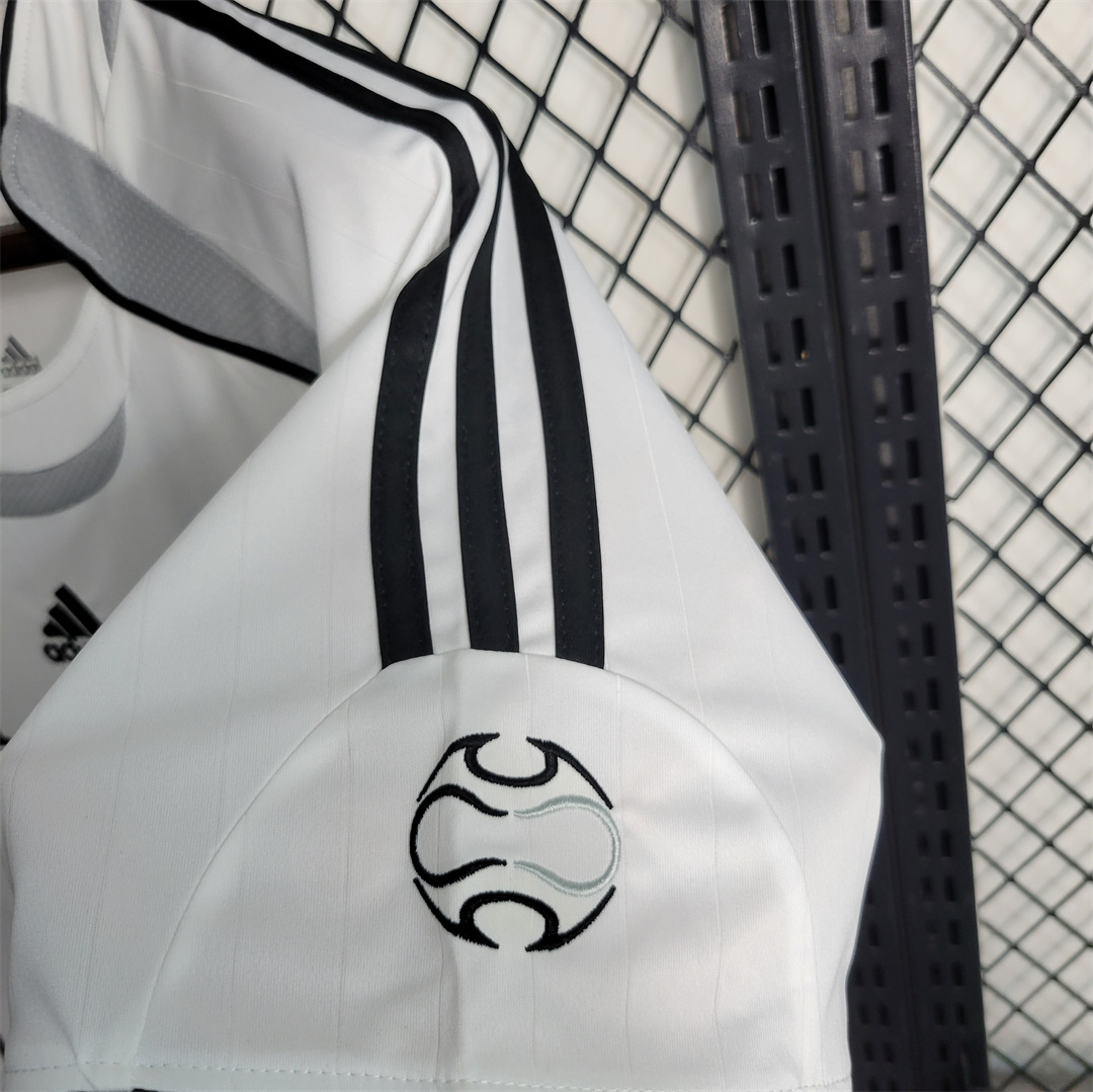 Real Madrid Retro 06-07 Home Stadium Jersey