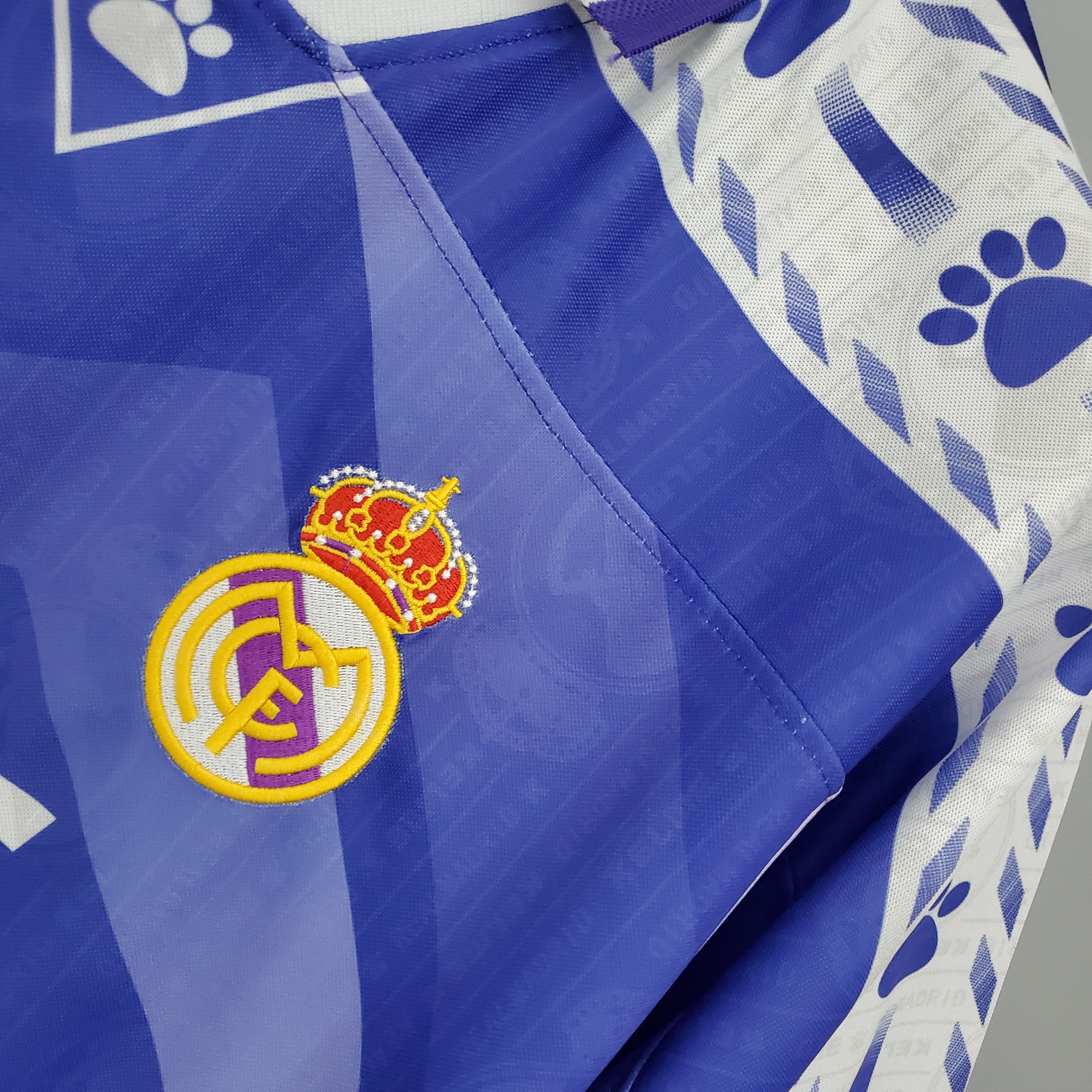 Retro Real Madrid 1996-97 Away Stadium Jersey