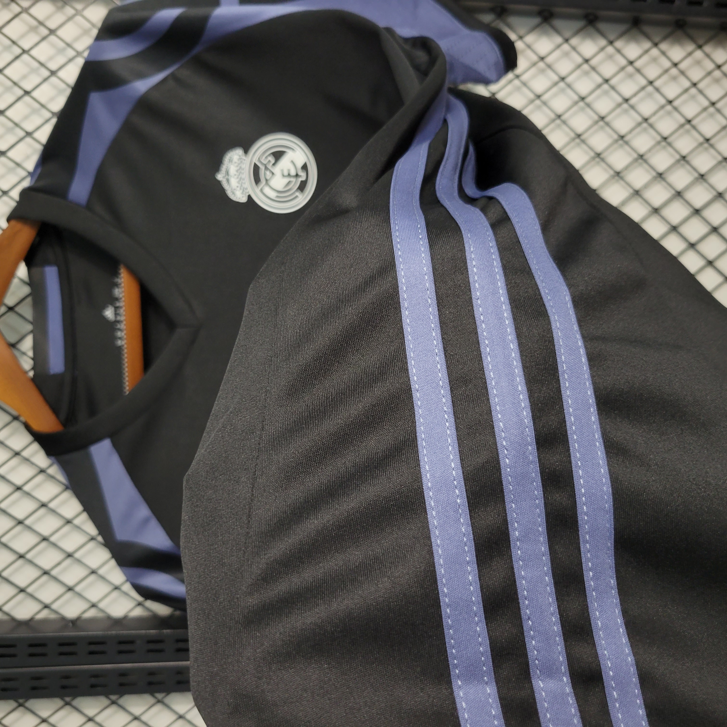 Real Madrid Retro 16-17 Third Jersey