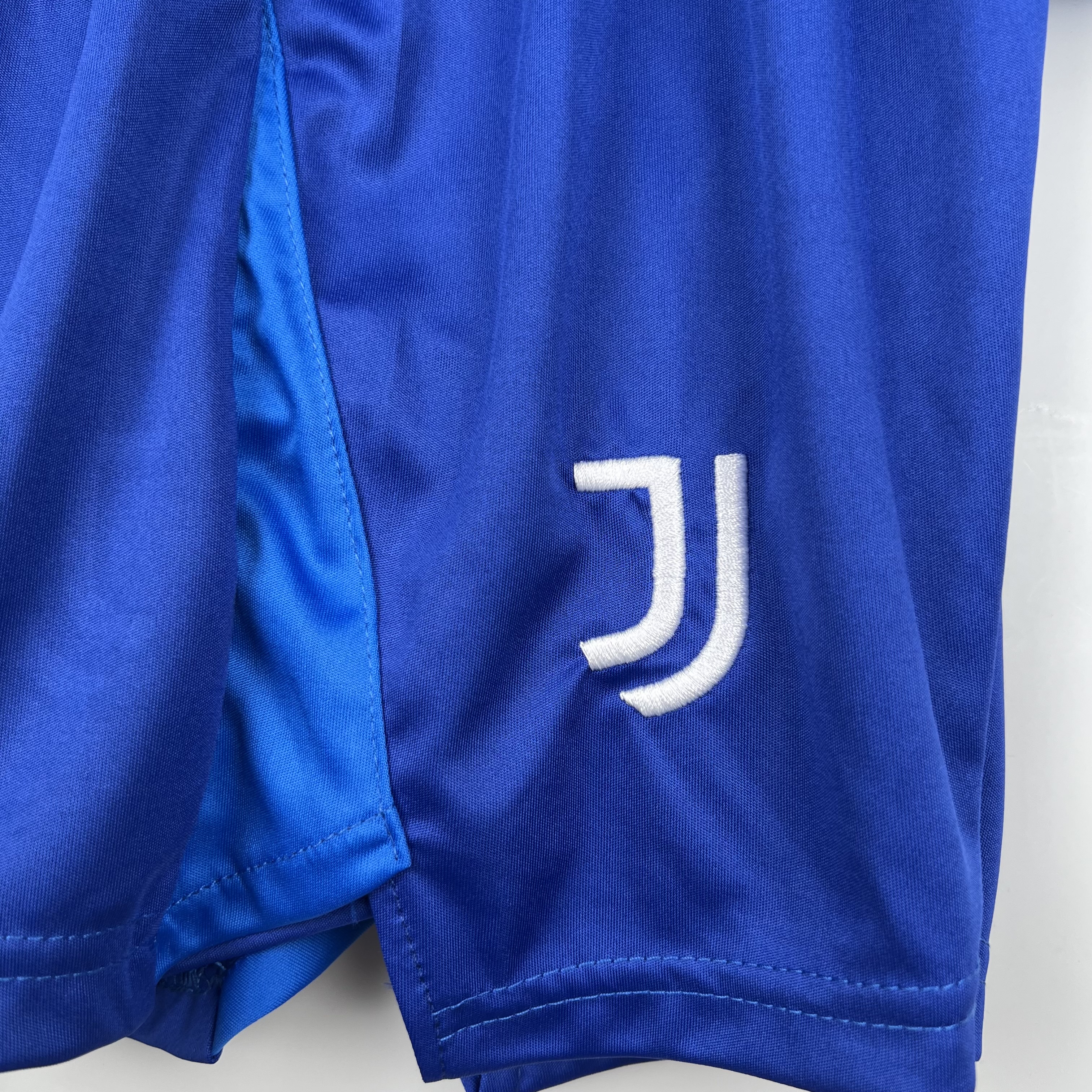 23/24 Juventus Goalkeeper Blue Kid Kit - Size:16-28