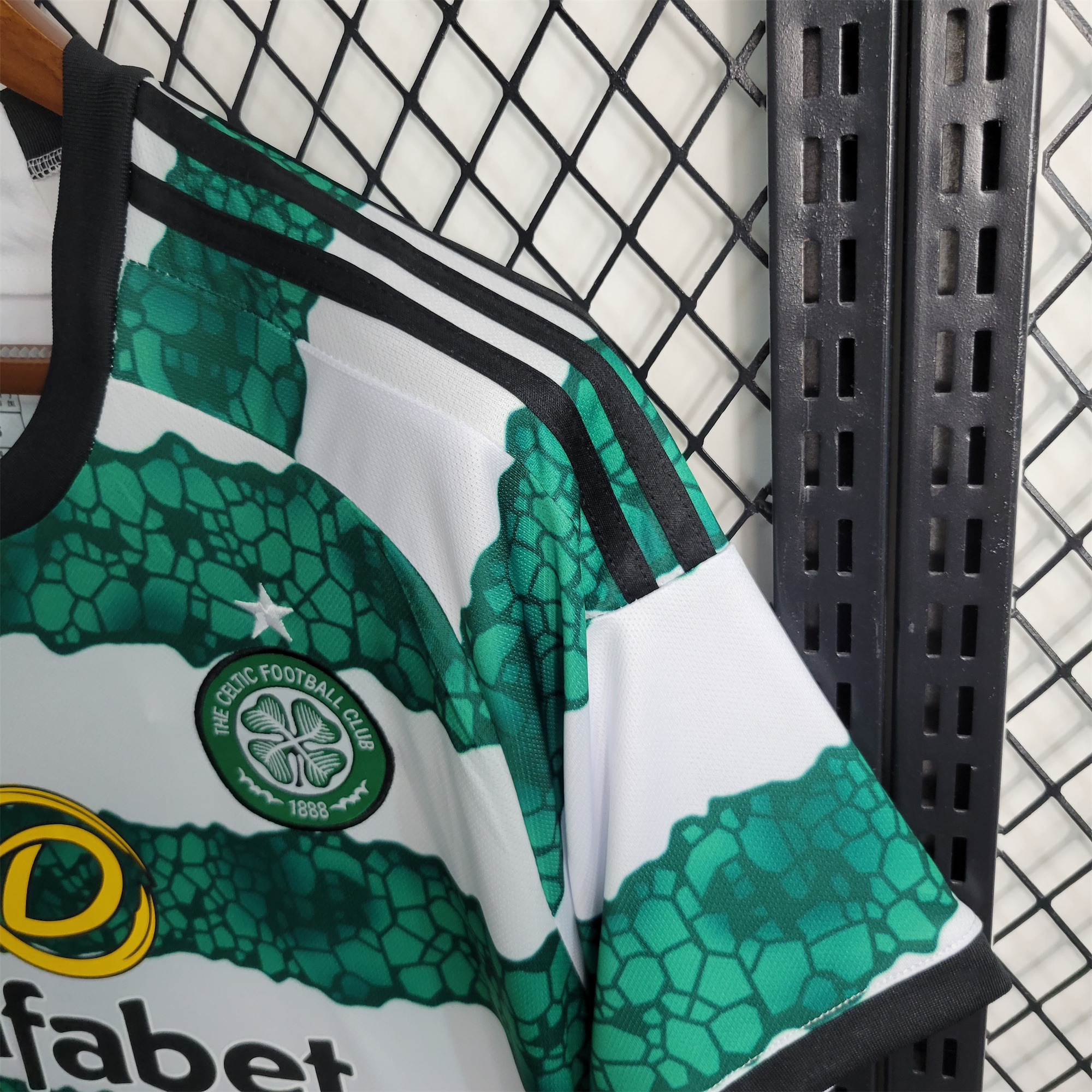 Celtic 23-24 Home Stadium Jersey - Fans Version
