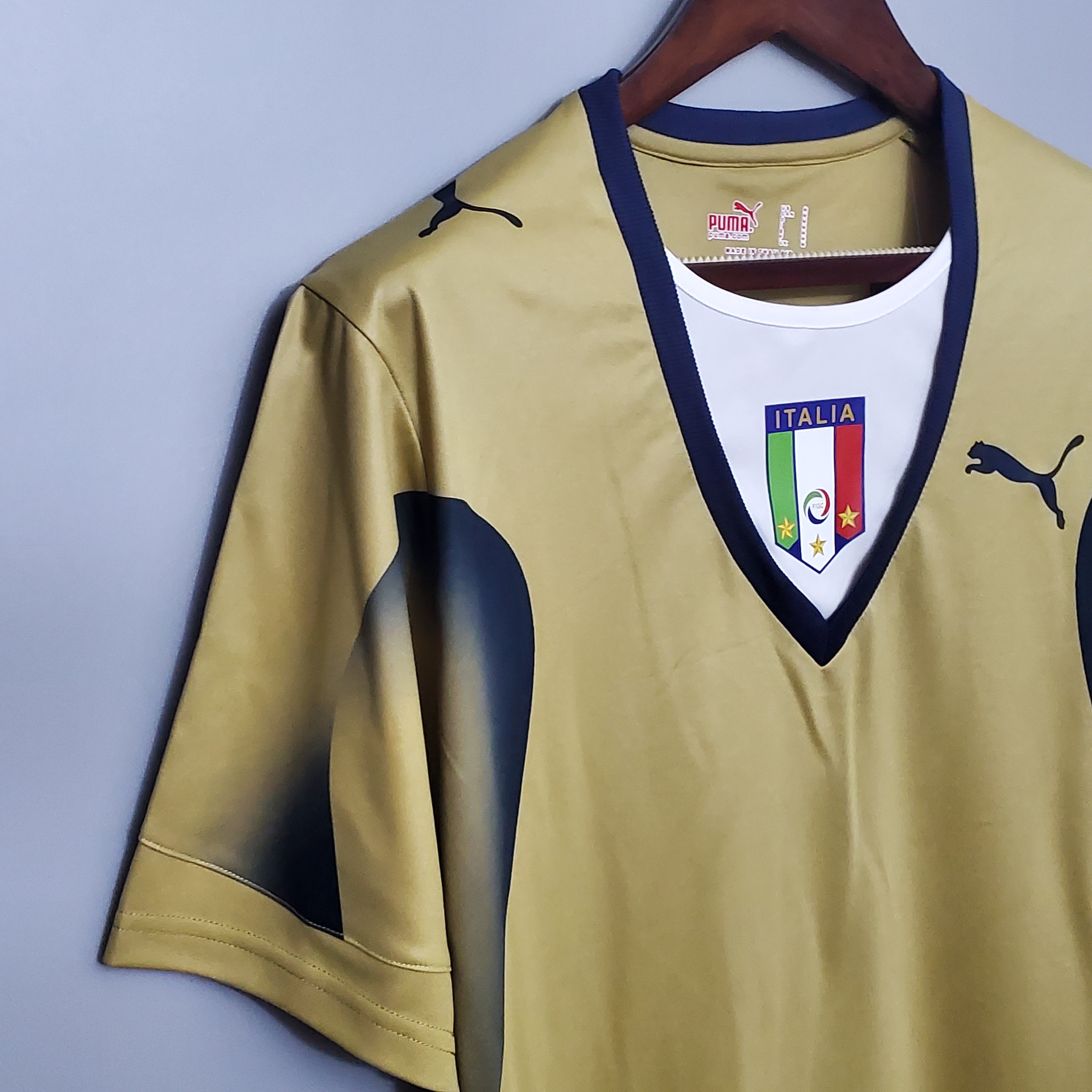 Retro Italy 2006 Golden Goalkeeper Jersey