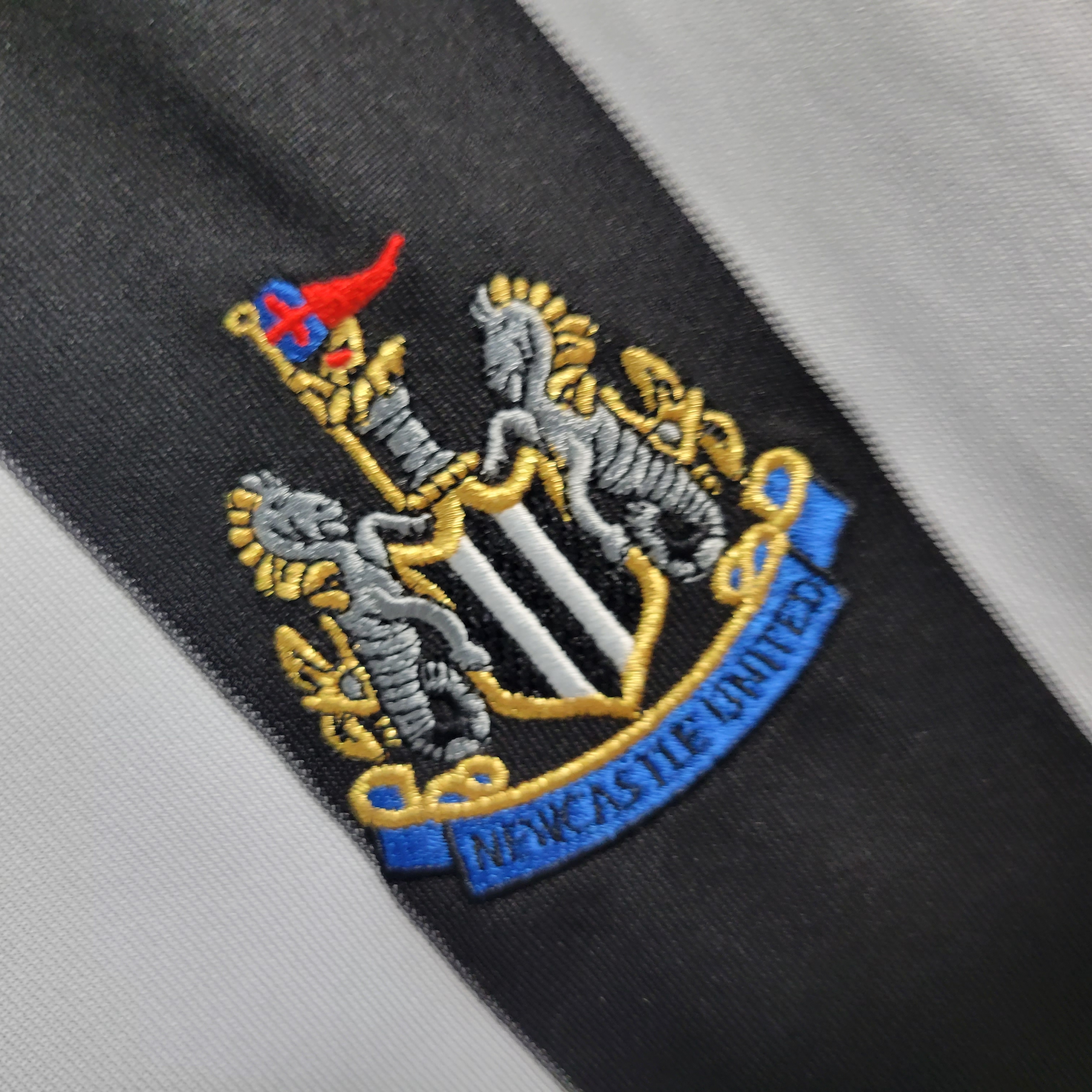 Retro Newcastle United 04-06 Home Stadium Jersey