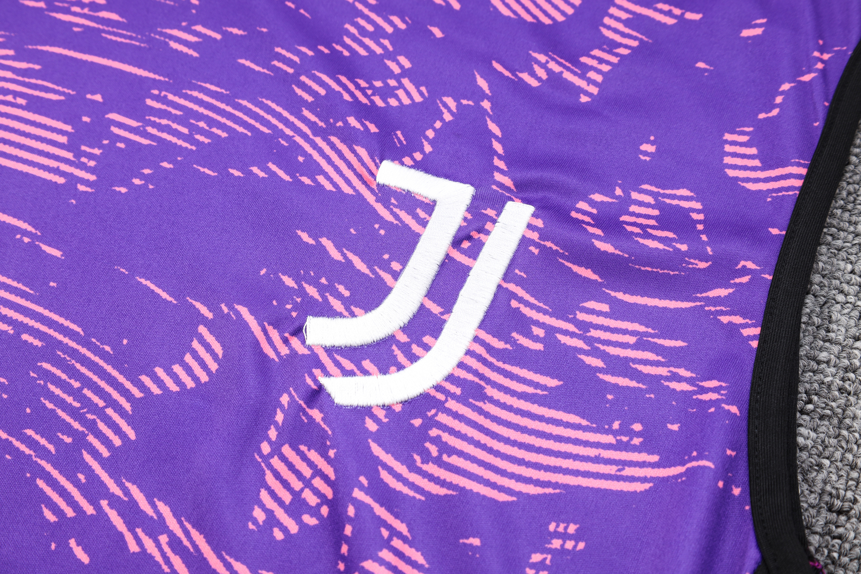 23-24 Juventus purple Training Vest Suit