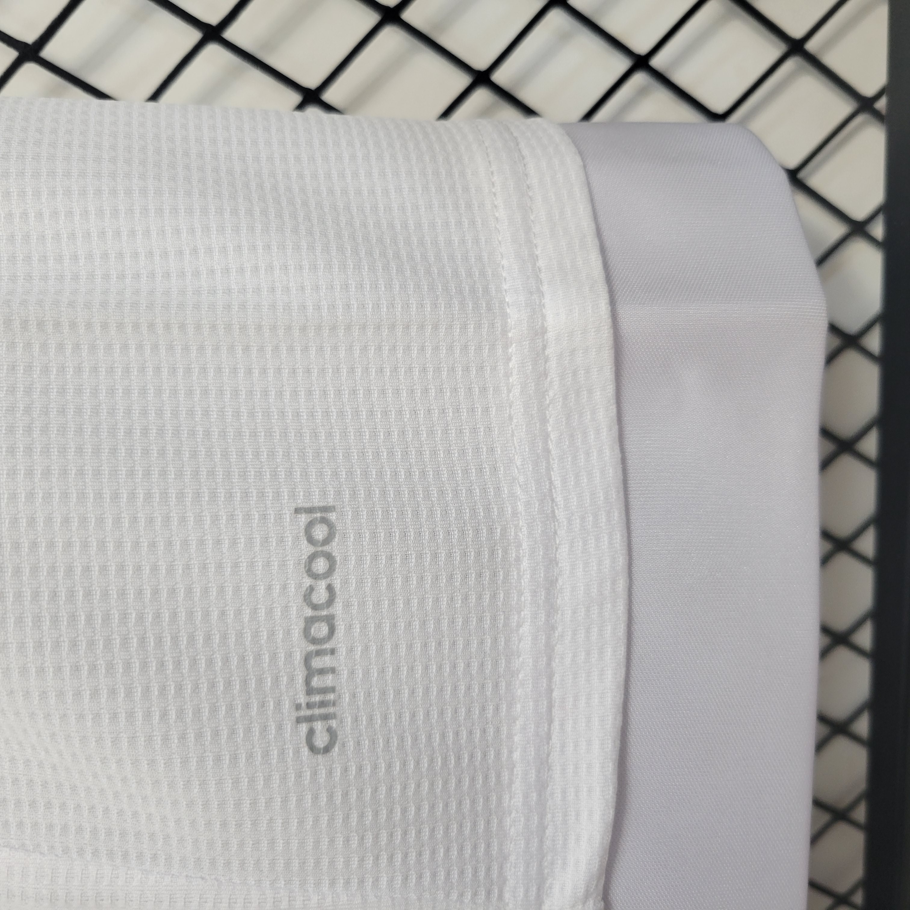 Retro Real Madrid 15-16 Home Stadium Jersey