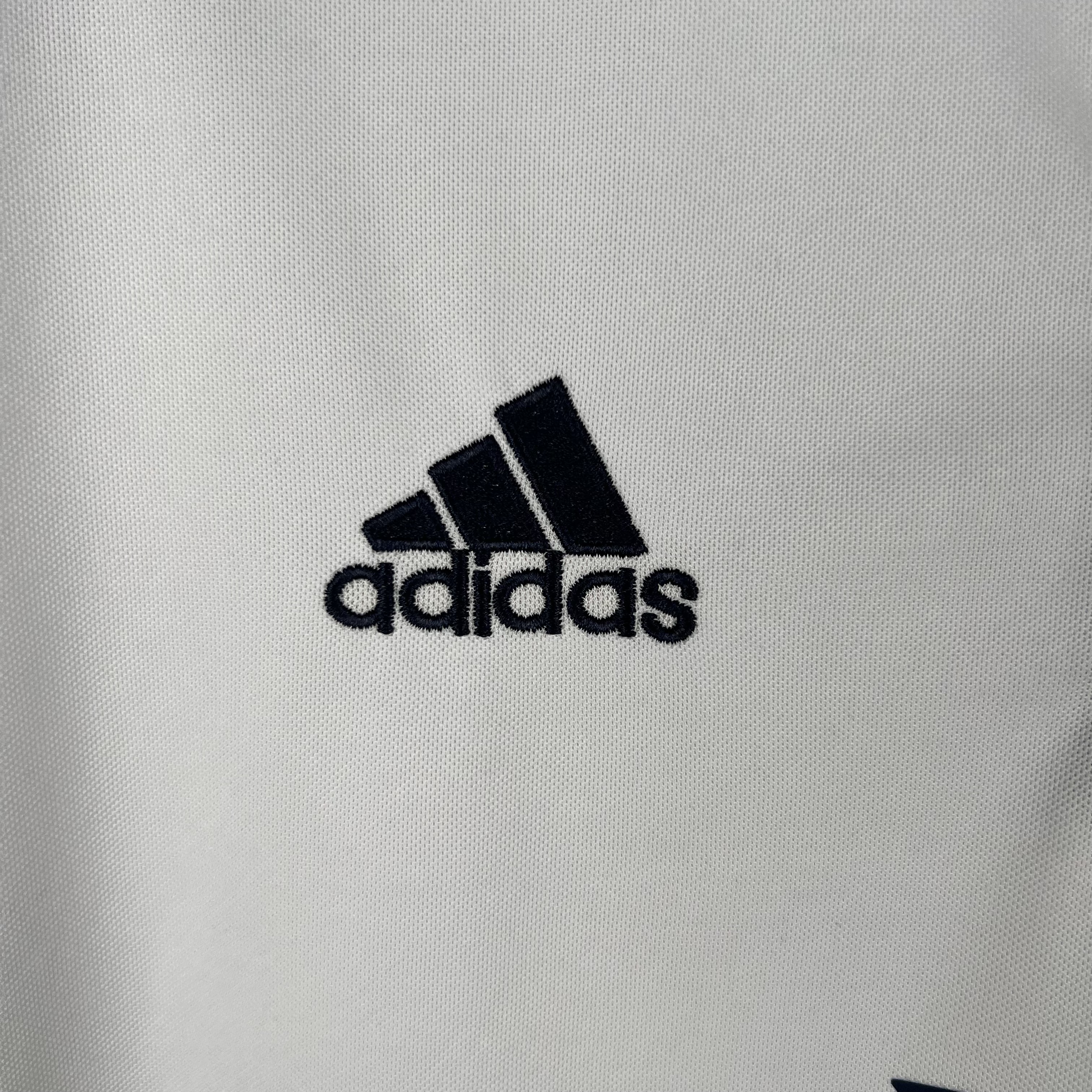 Retro Real Madrid 16-17 Home Stadium Jersey