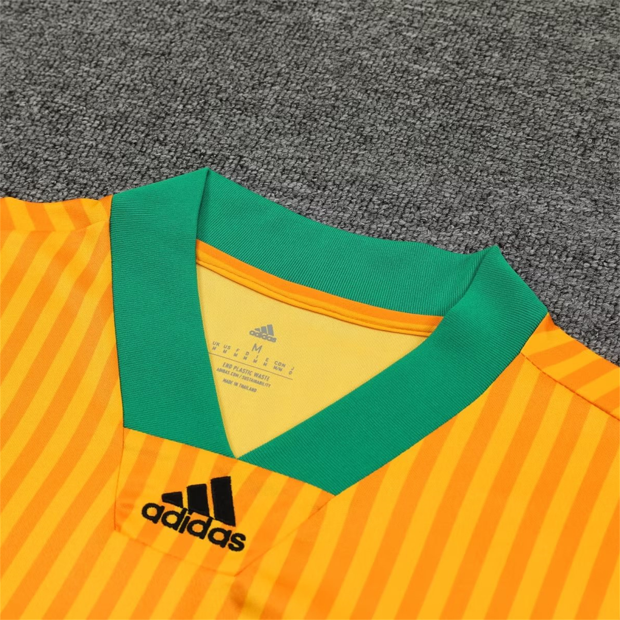 Bayern Munich 23-24 Short-Sleeve Training Set - Yellow