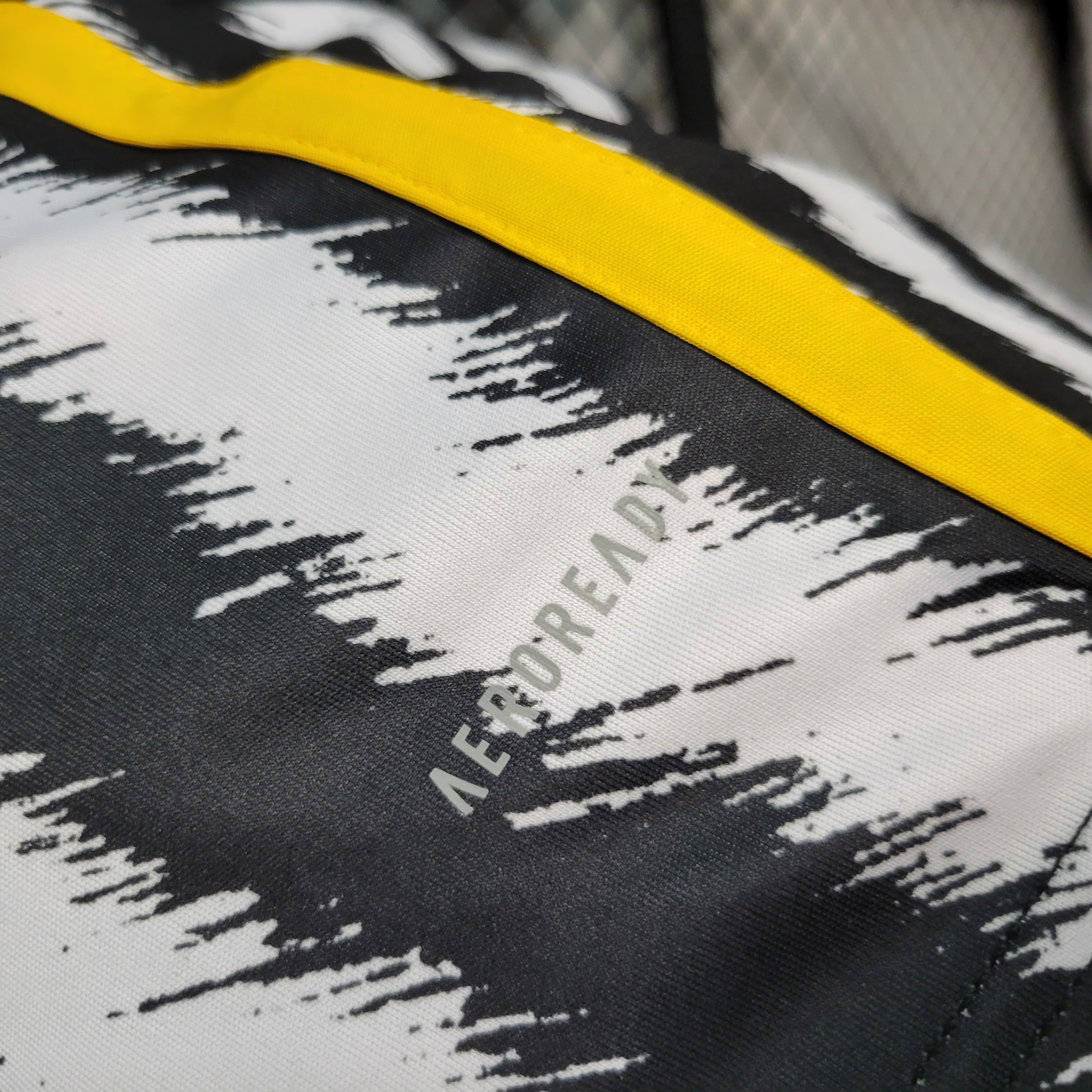 23-24 Juventus Home Long Sleeve Jersey - Fans Version