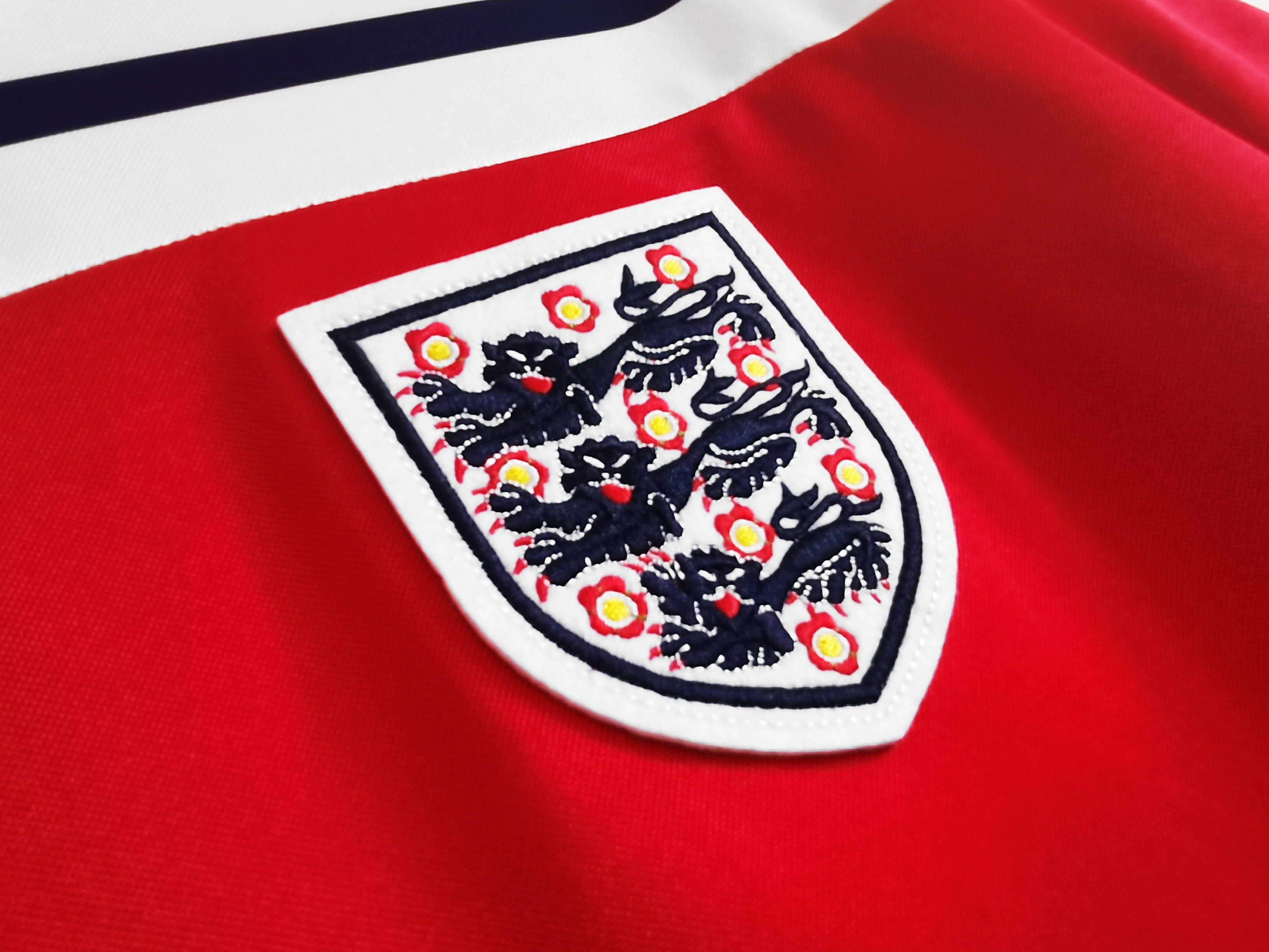 Retro England 1982 Away Stadium Jersey