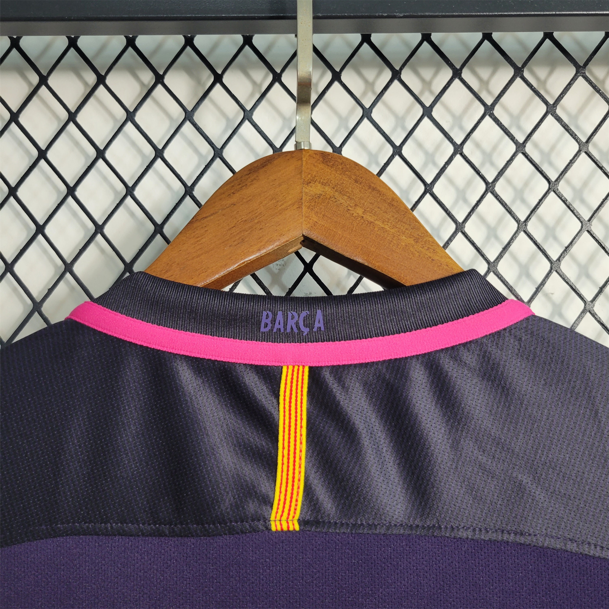 B.A.R.S.A Retro 16-17 Away Stadium Jersey