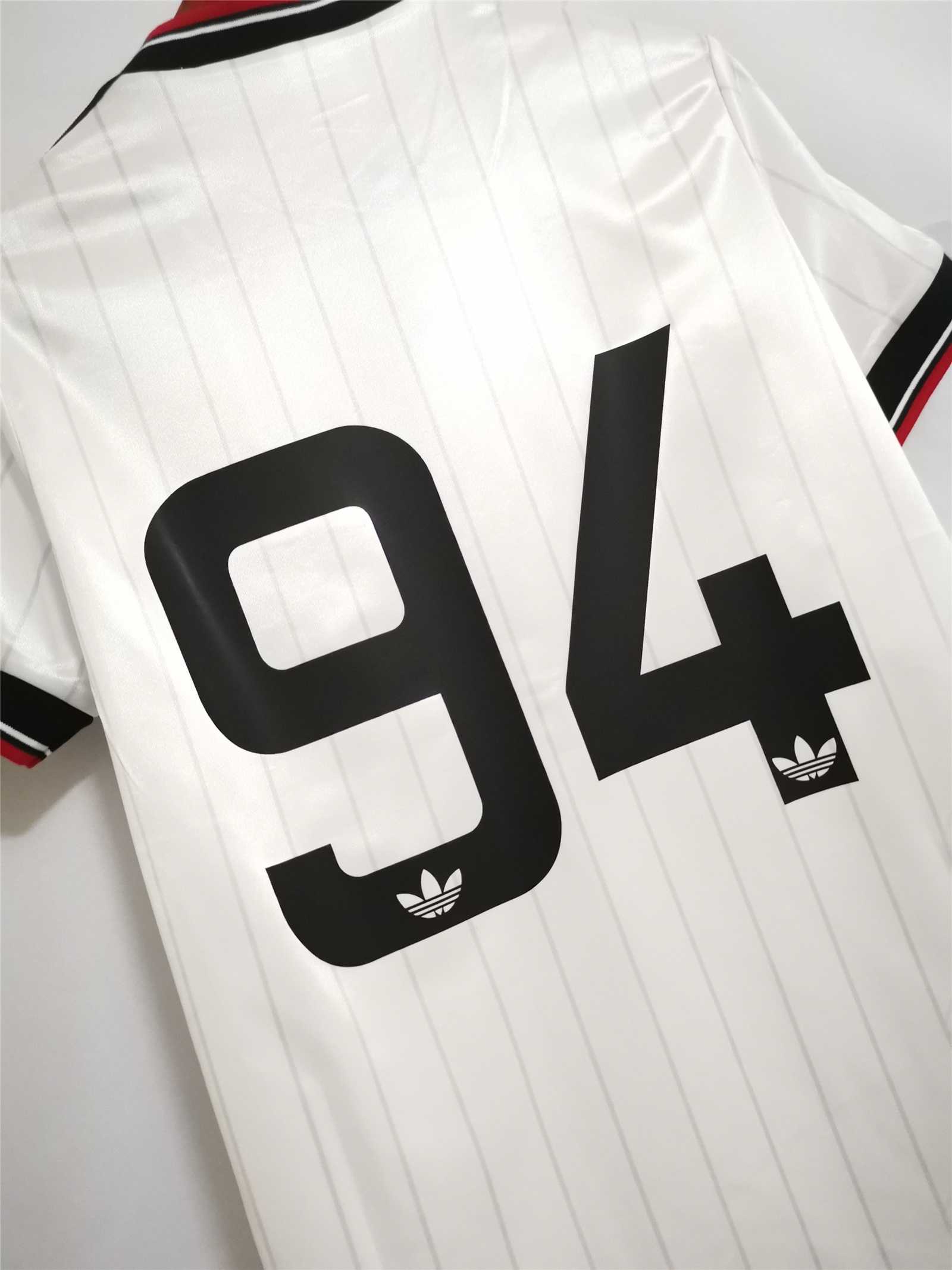 Manchester United Retro 82-83 Away Jersey