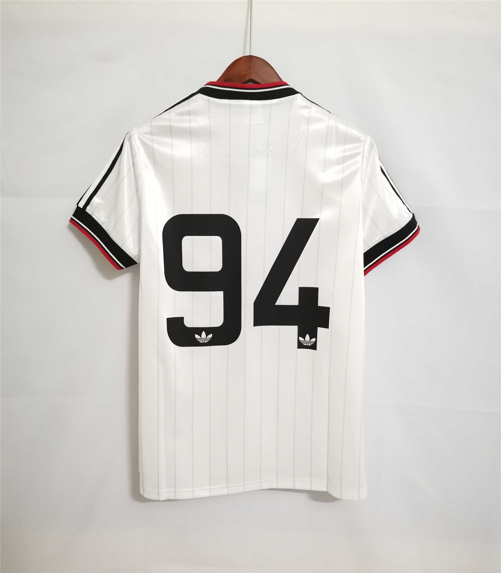 Manchester United Retro 82-83 Away Jersey