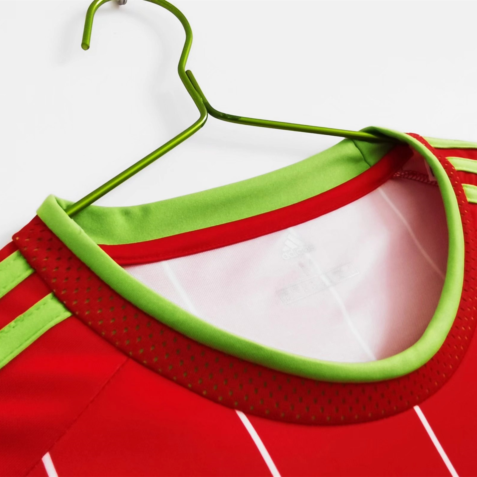 Retro Wales 2015 Home Stadium Jersey