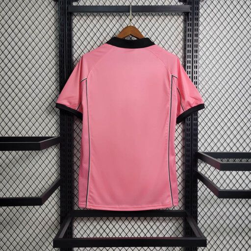 Retro Juventus 1997-98 Away Stadium Jersey