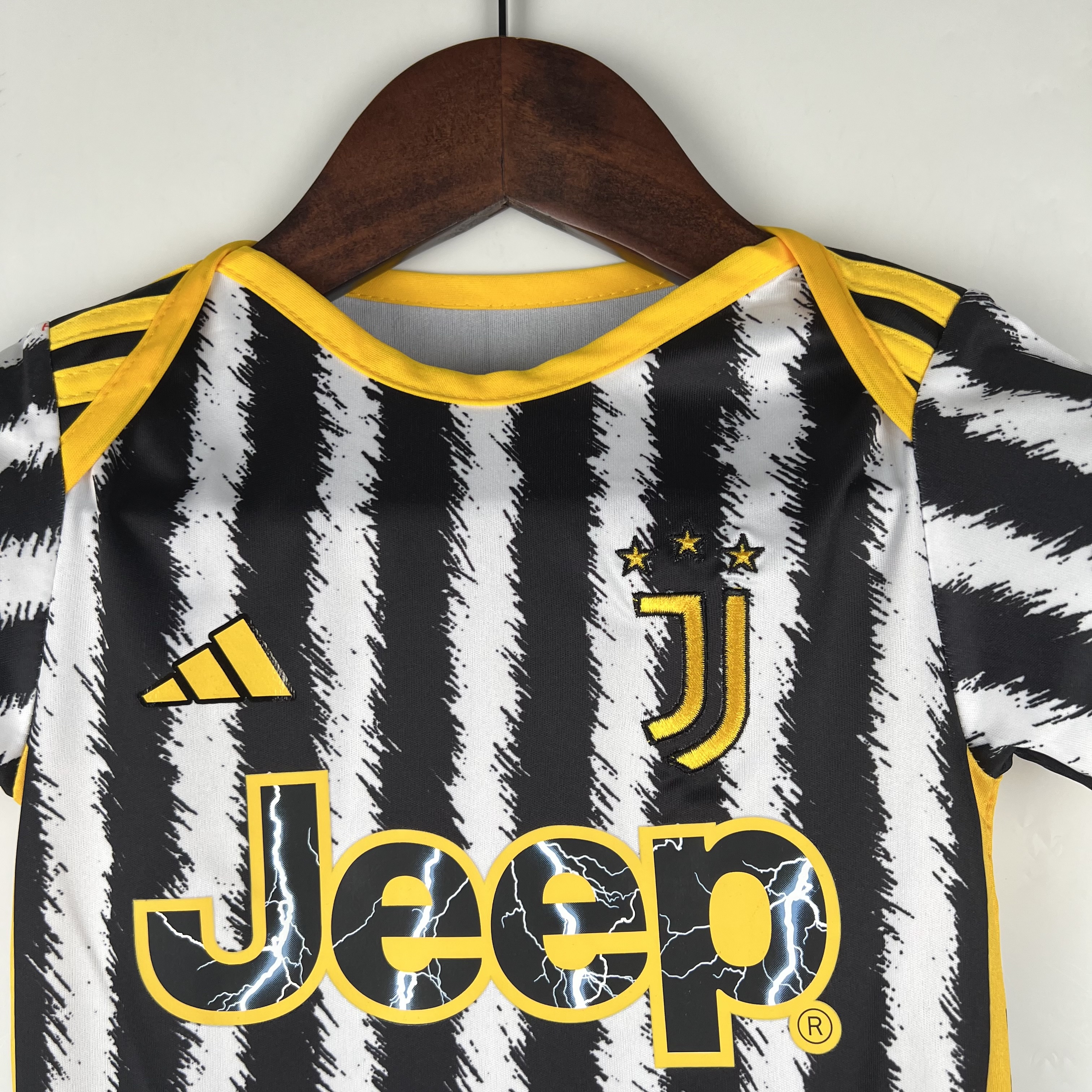 Juventus 23-24 Home Stadium Baby Crawling Suit