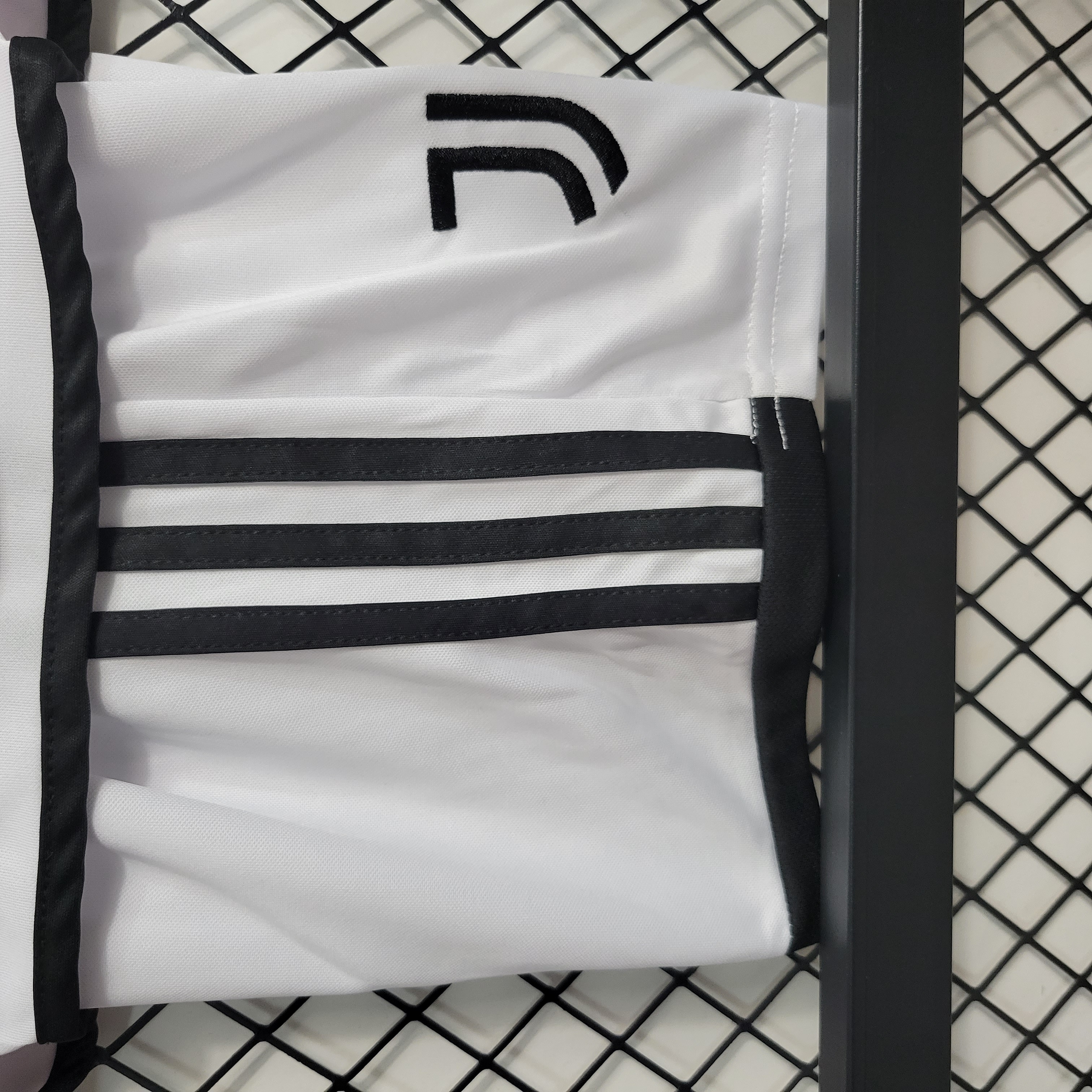 Juventus 23-24 Away Kids Kit