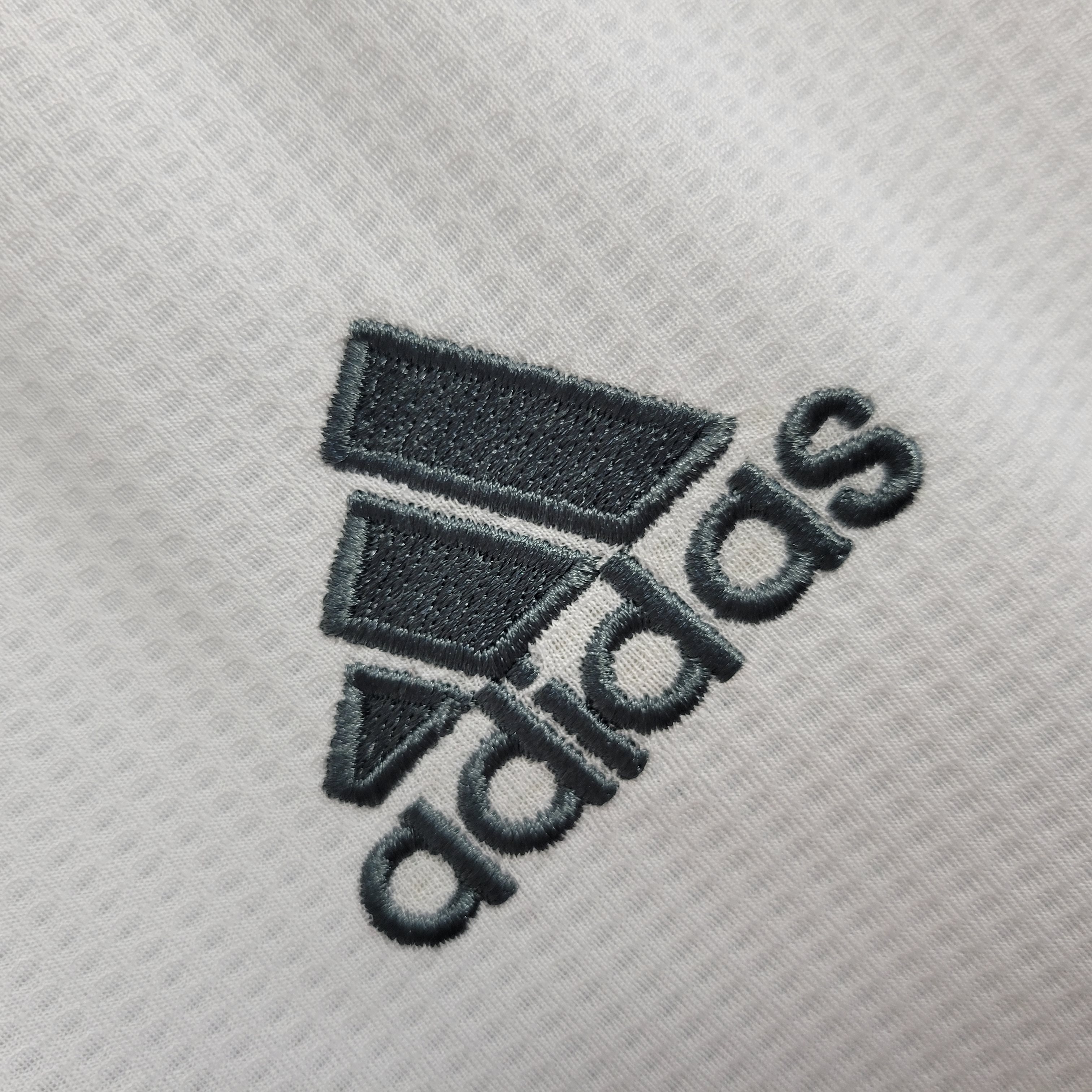 Retro Real Madrid 15-16 Home Stadium Jersey