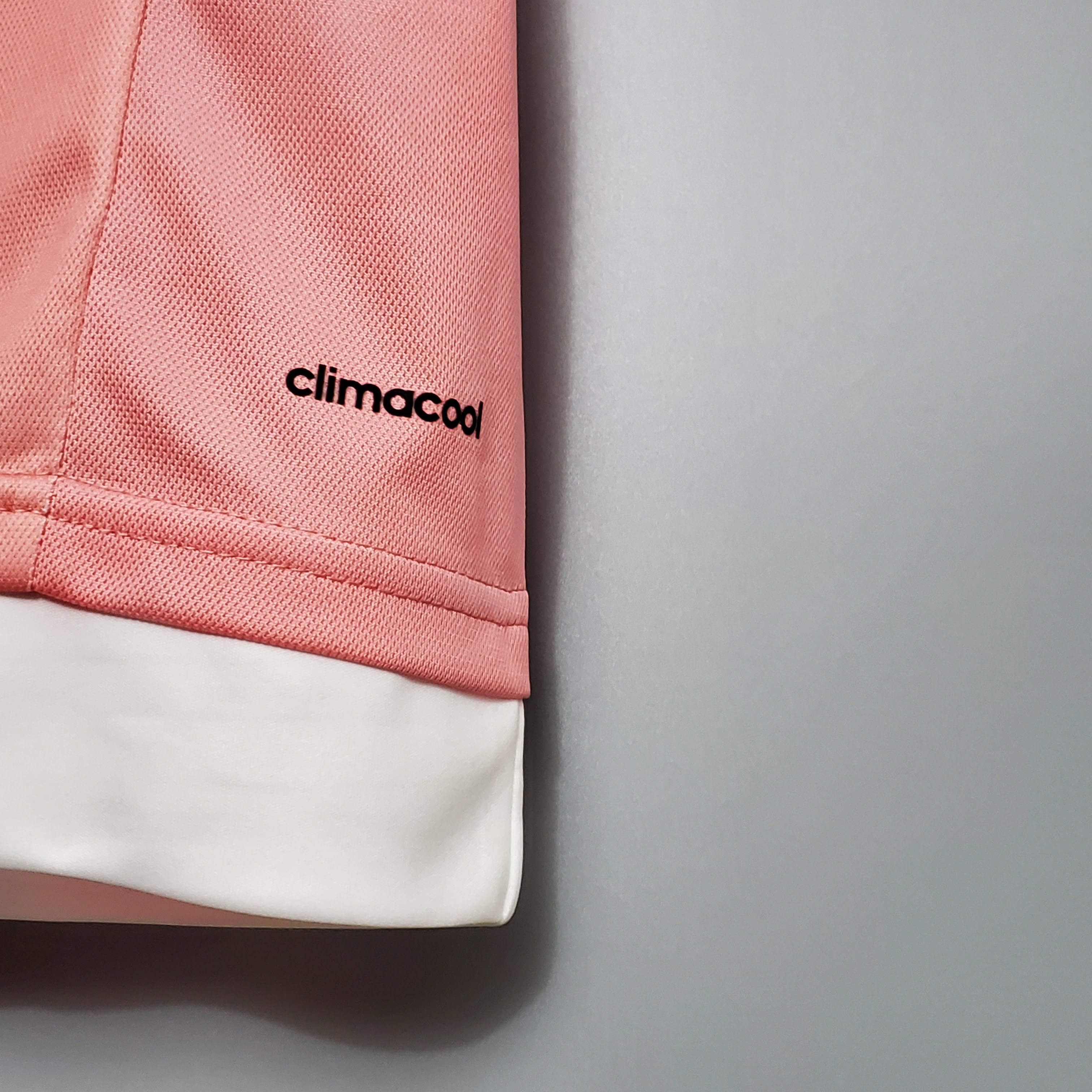 Retro Juventus 2015-16 Away Stadium Jersey