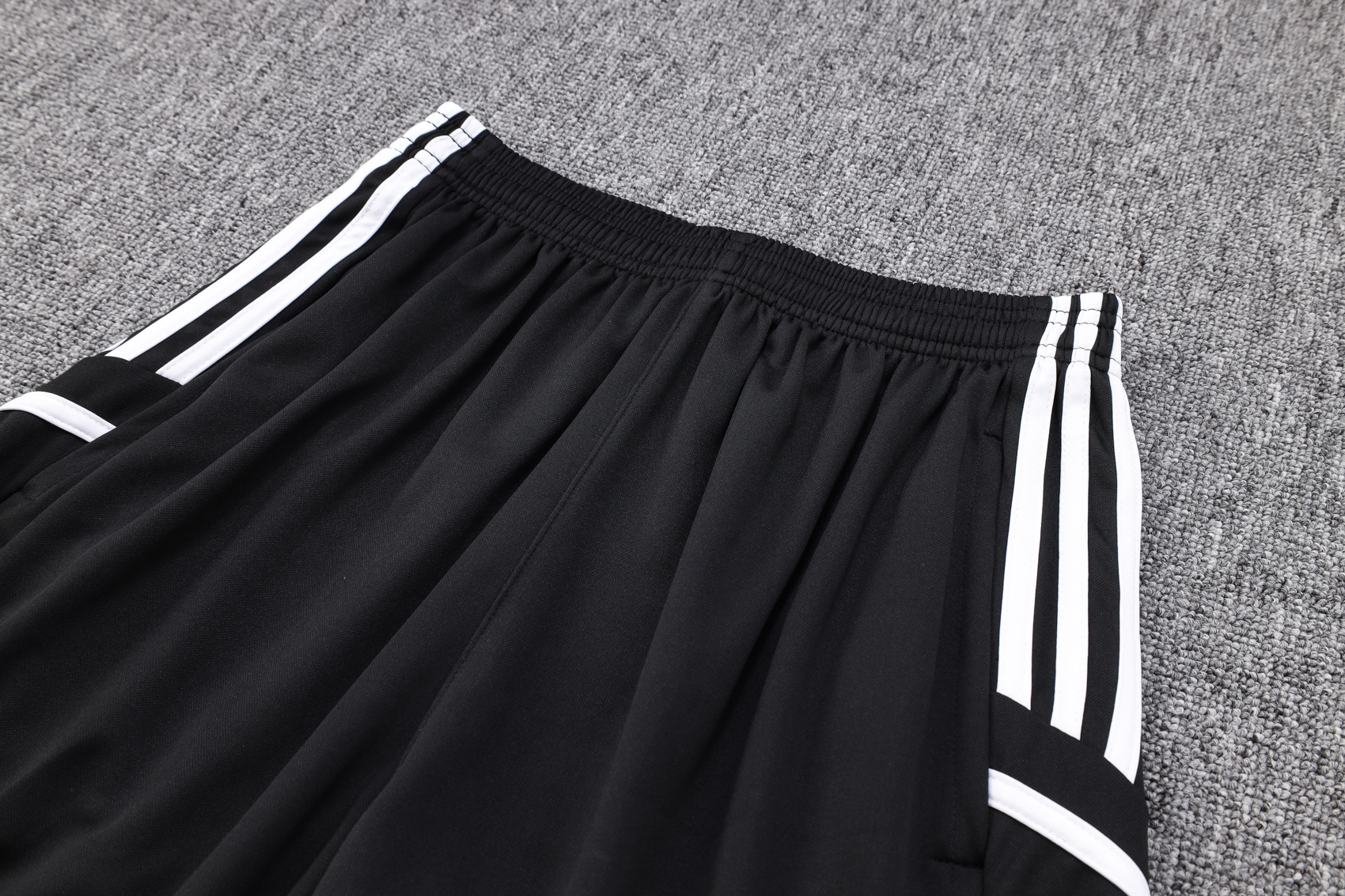 23-24 Juventus Black Training Vest Suit