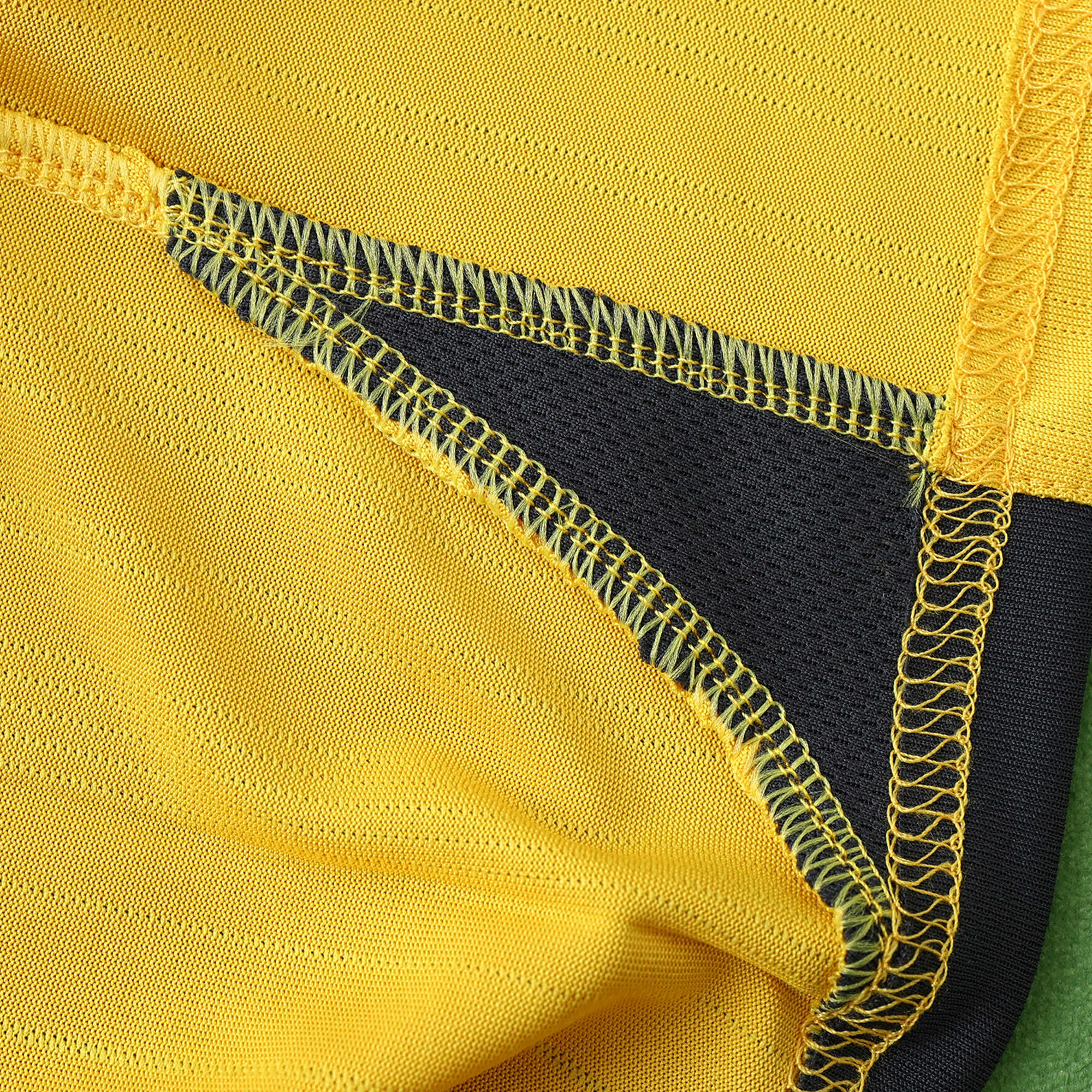 Arsenal Retro 2005-06 Away Stadium Jersey