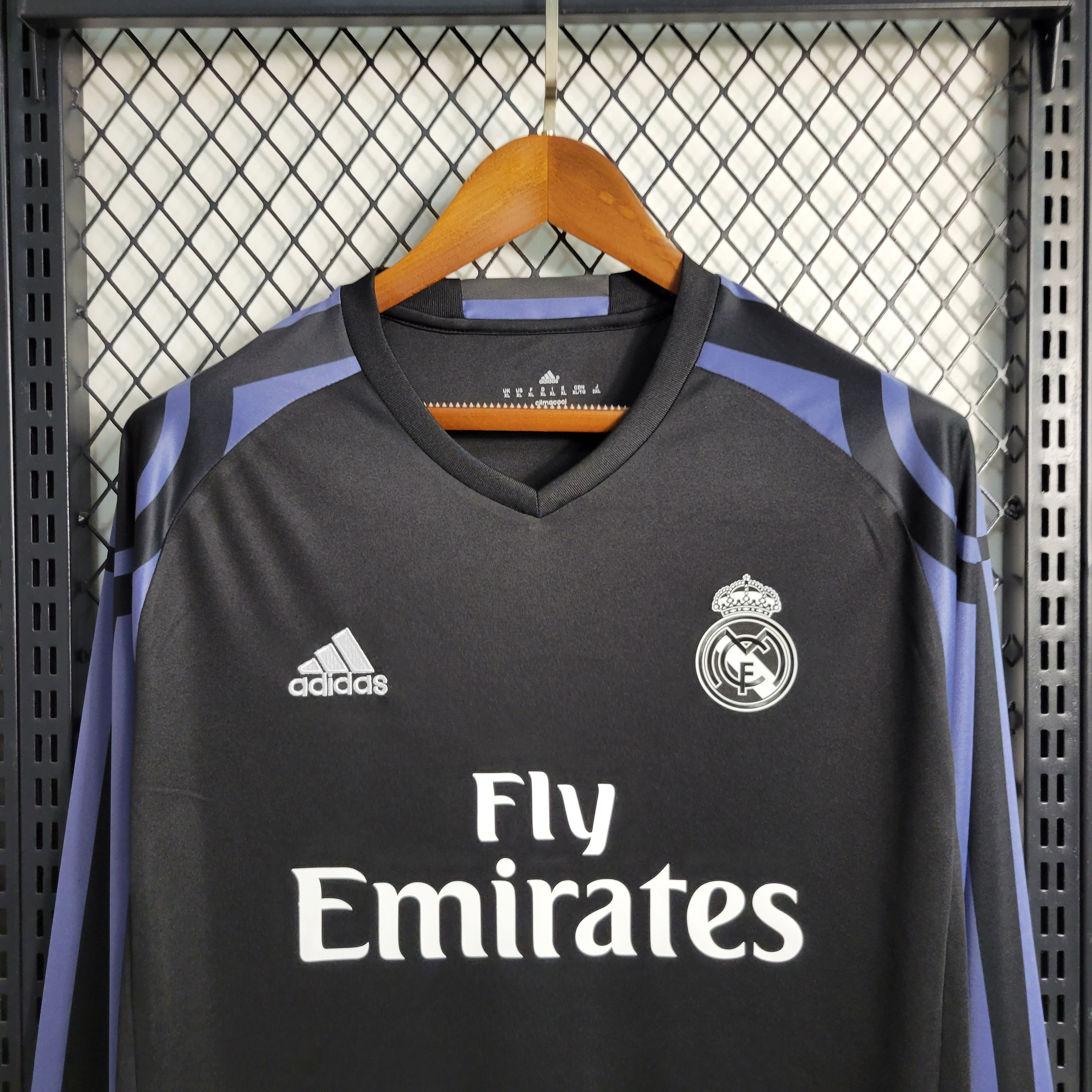 Real Madrid Retro 16-17 Third Long Sleeve Jersey