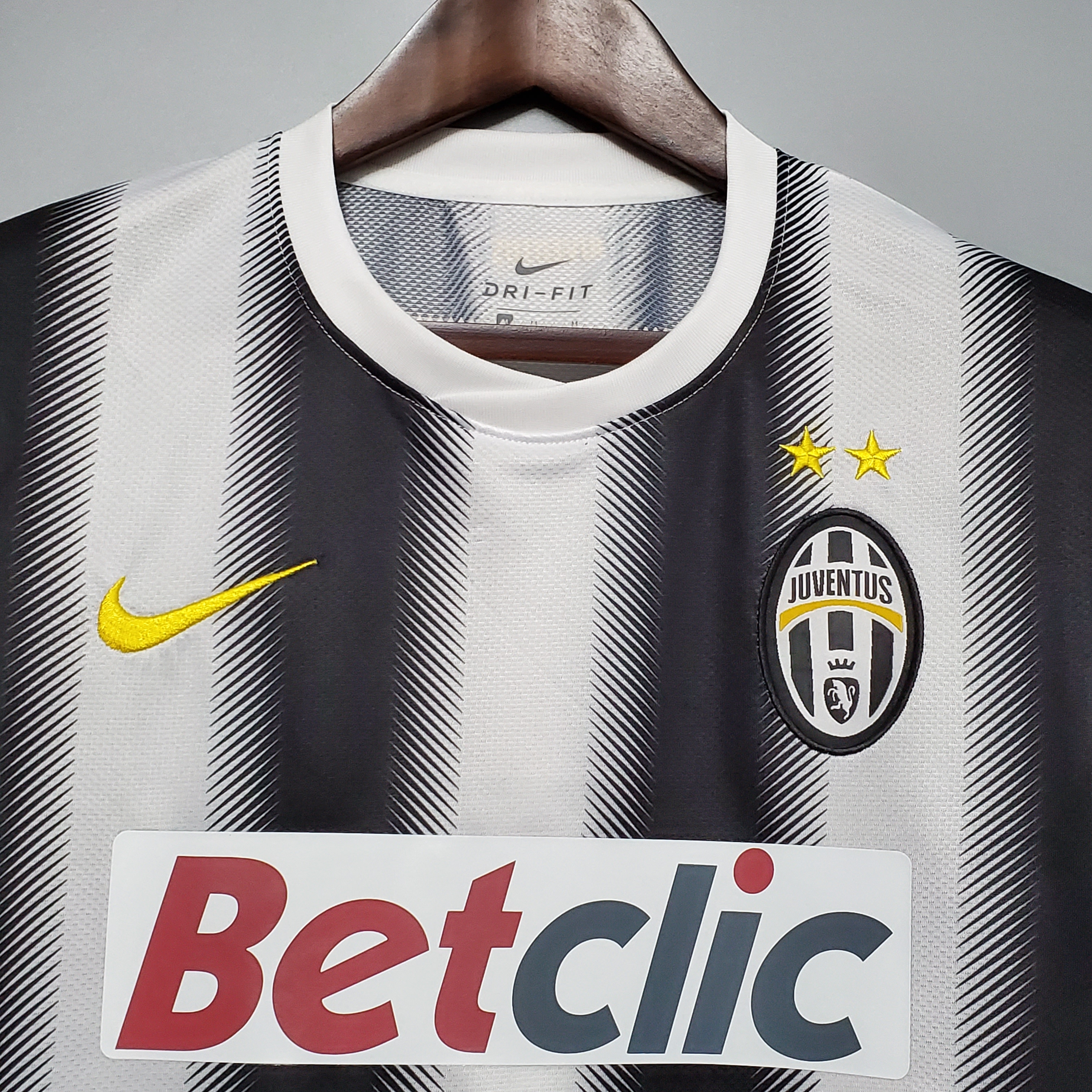 Retro Juventus 2011-12 Home Stadium Jersey