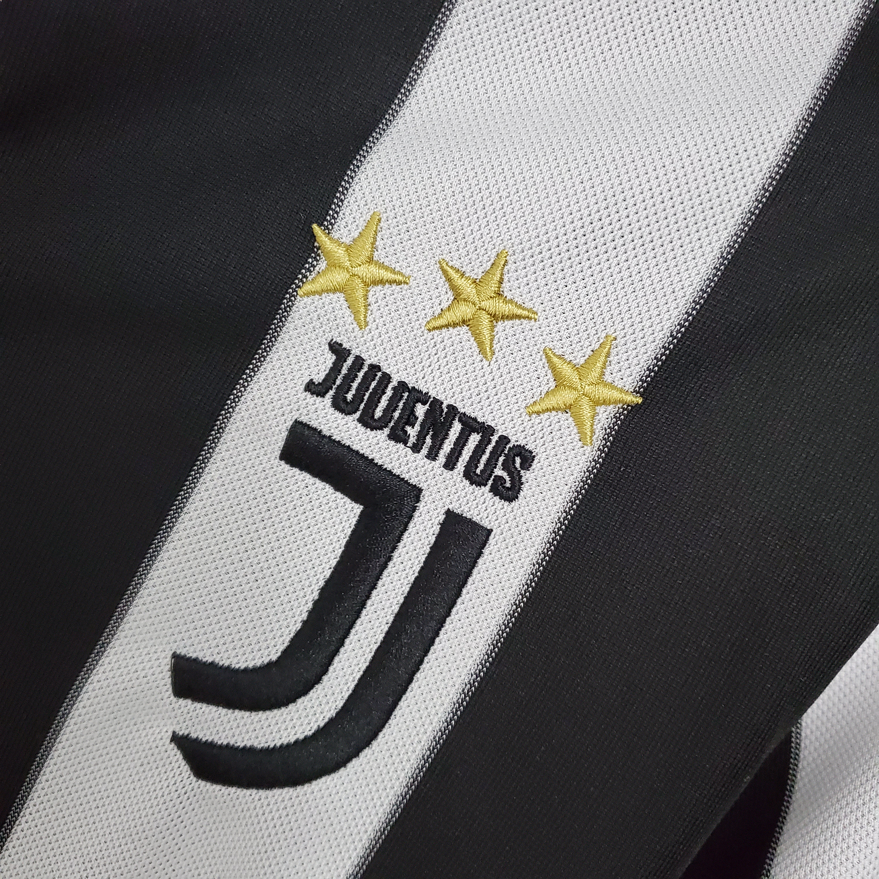 Retro Juventus 2017-18 Home Stadium Jersey